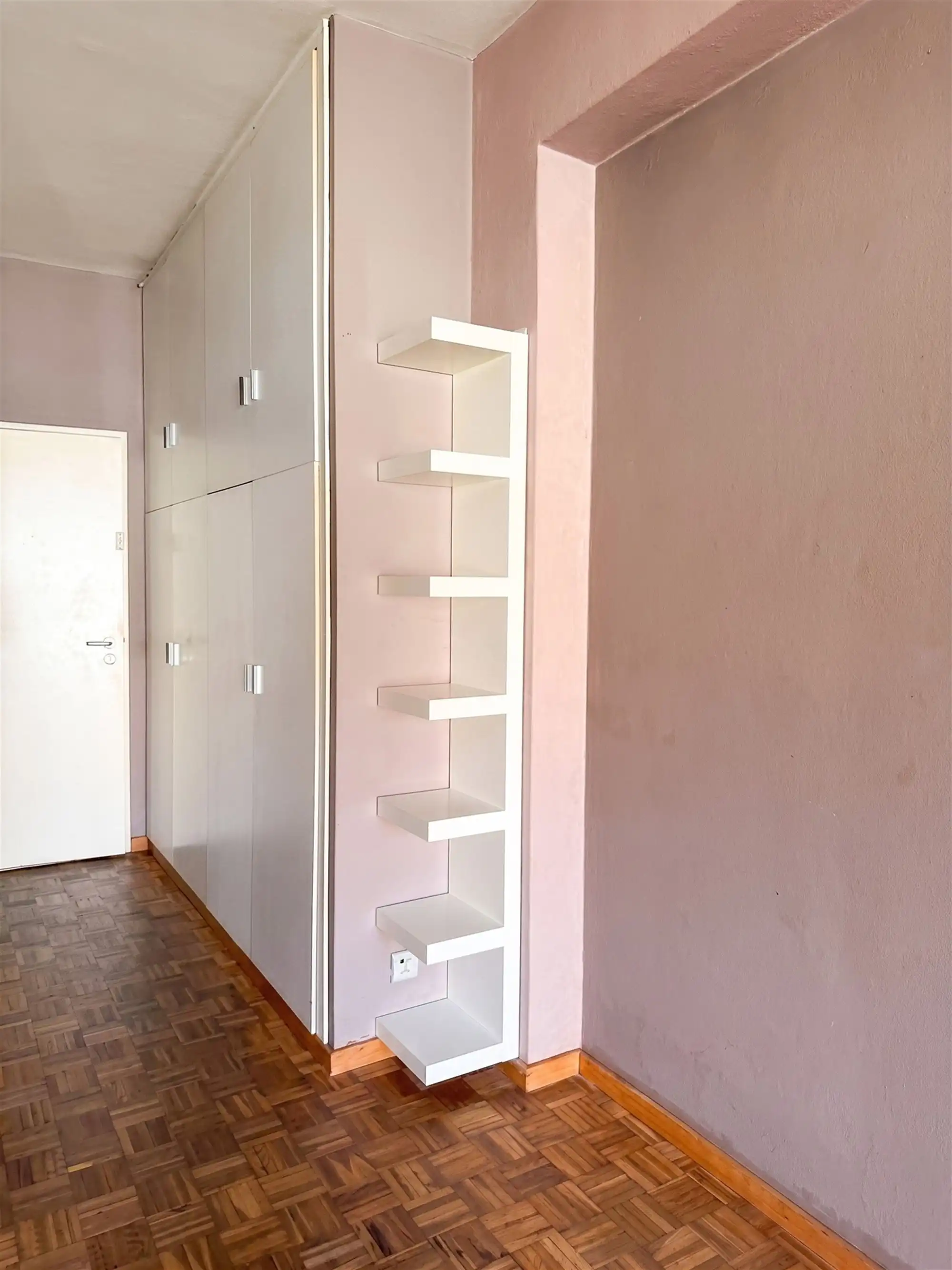 Op te frissen lichtrijke studio op toplocatie foto 7