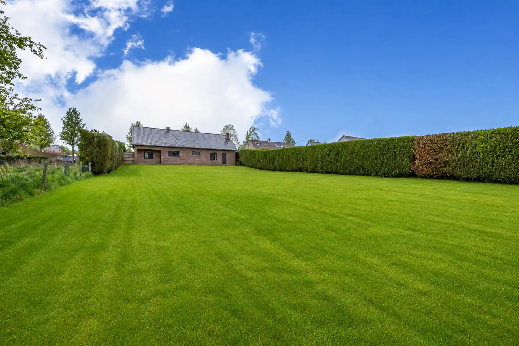 Vrijstaande woning met veel potentieel foto 24