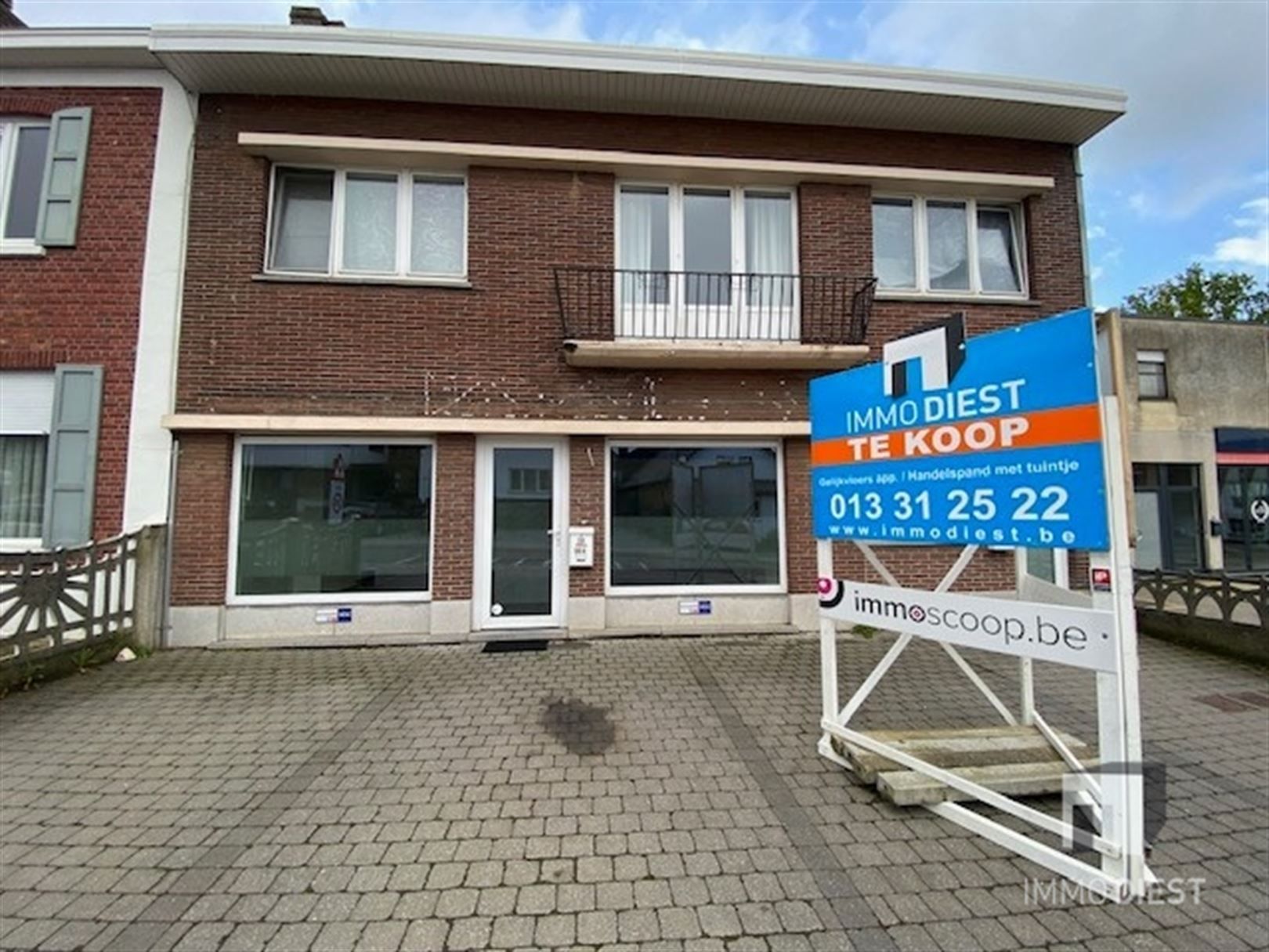 Ruim gelijkvloers appartement met tuin en 3 staanplaatsen foto 1