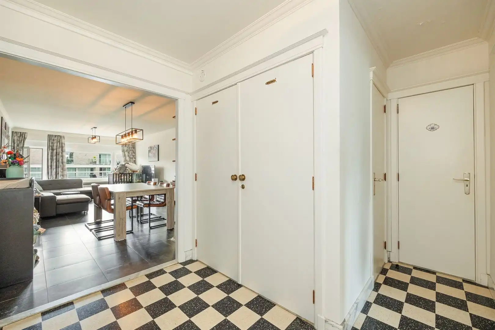 Rustig gelegen doorloopappartement met 2 terrassen foto 9