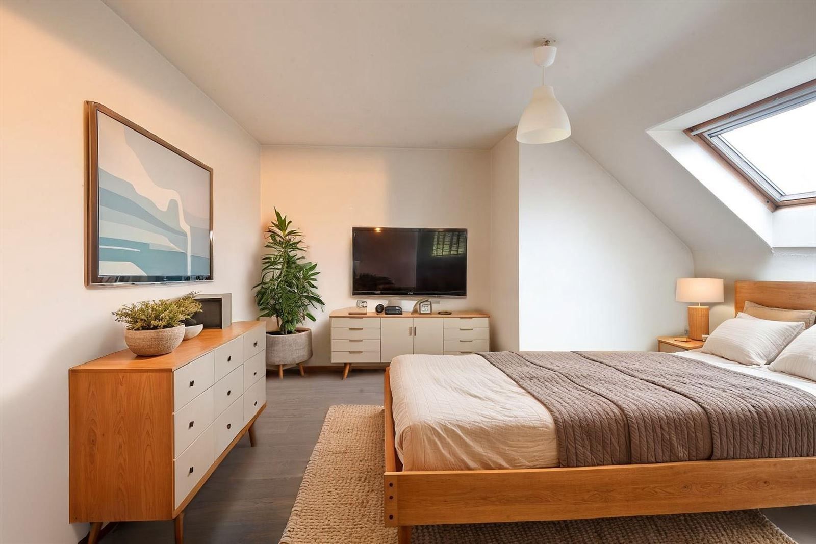 Instapklaar duplexappartement met 3 slaapkamers in Gent! foto 13