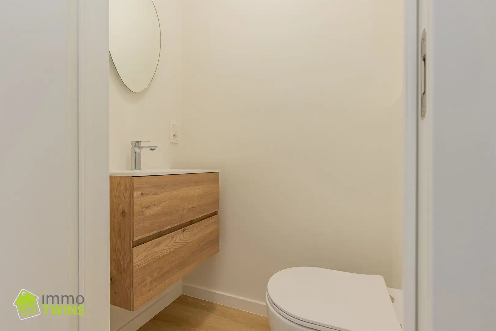 Te koop Instapklare ruime woning met achterliggende weide in Zele foto 25