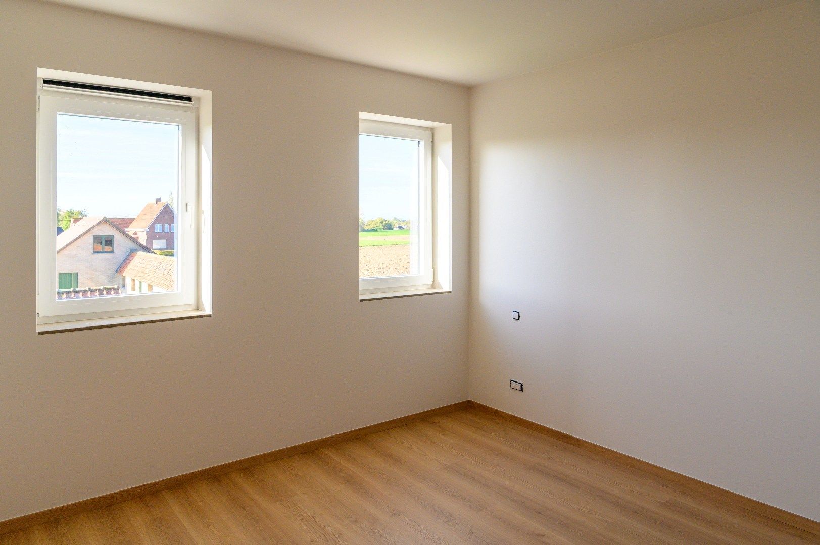 INSTAPKLARE NIEUWBOUWWONING MET 3 SLPKS | GARAGE EN TUIN foto 12