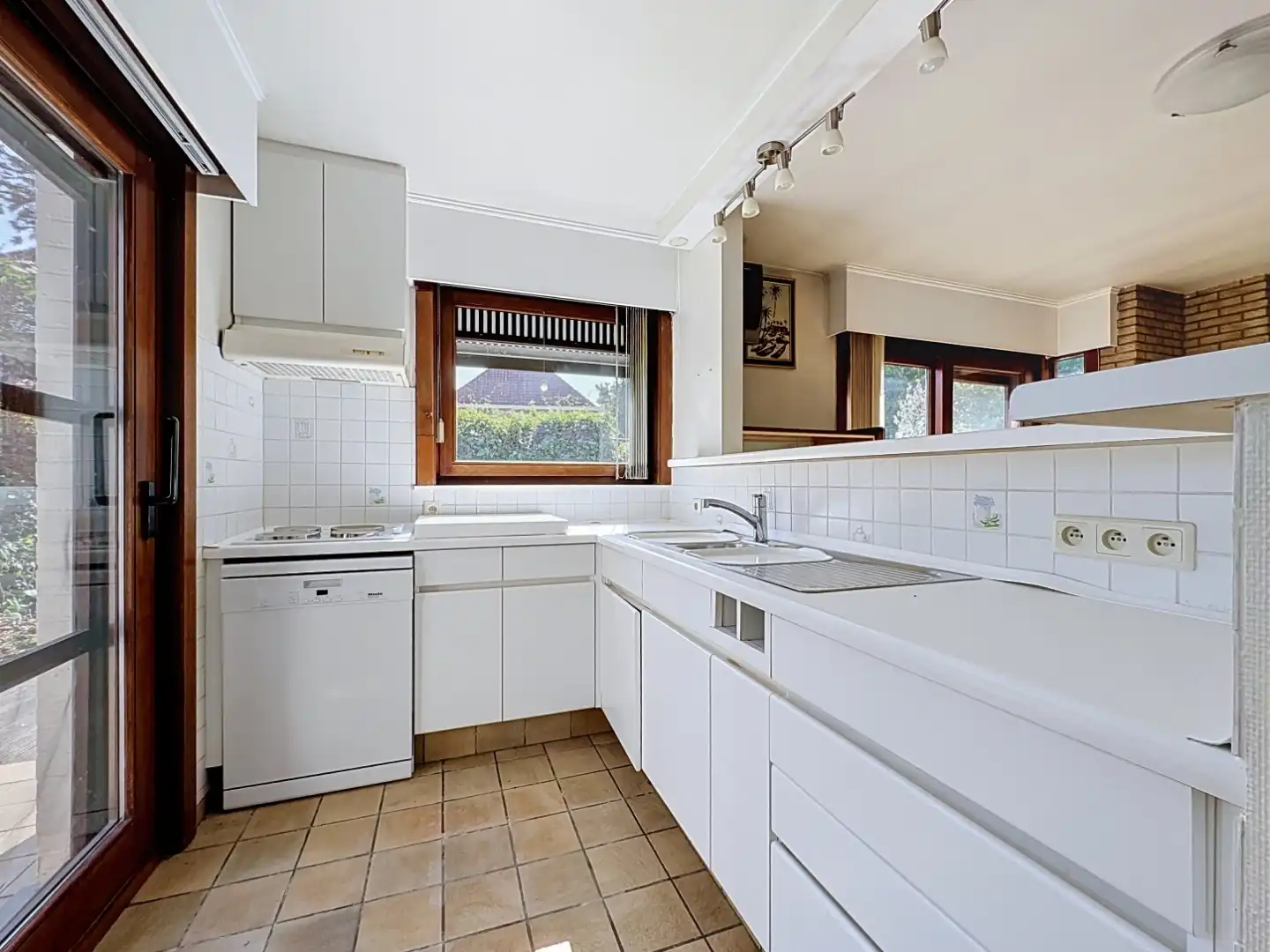 Op te knappen woning gelegen naast natuurgebied. foto 5