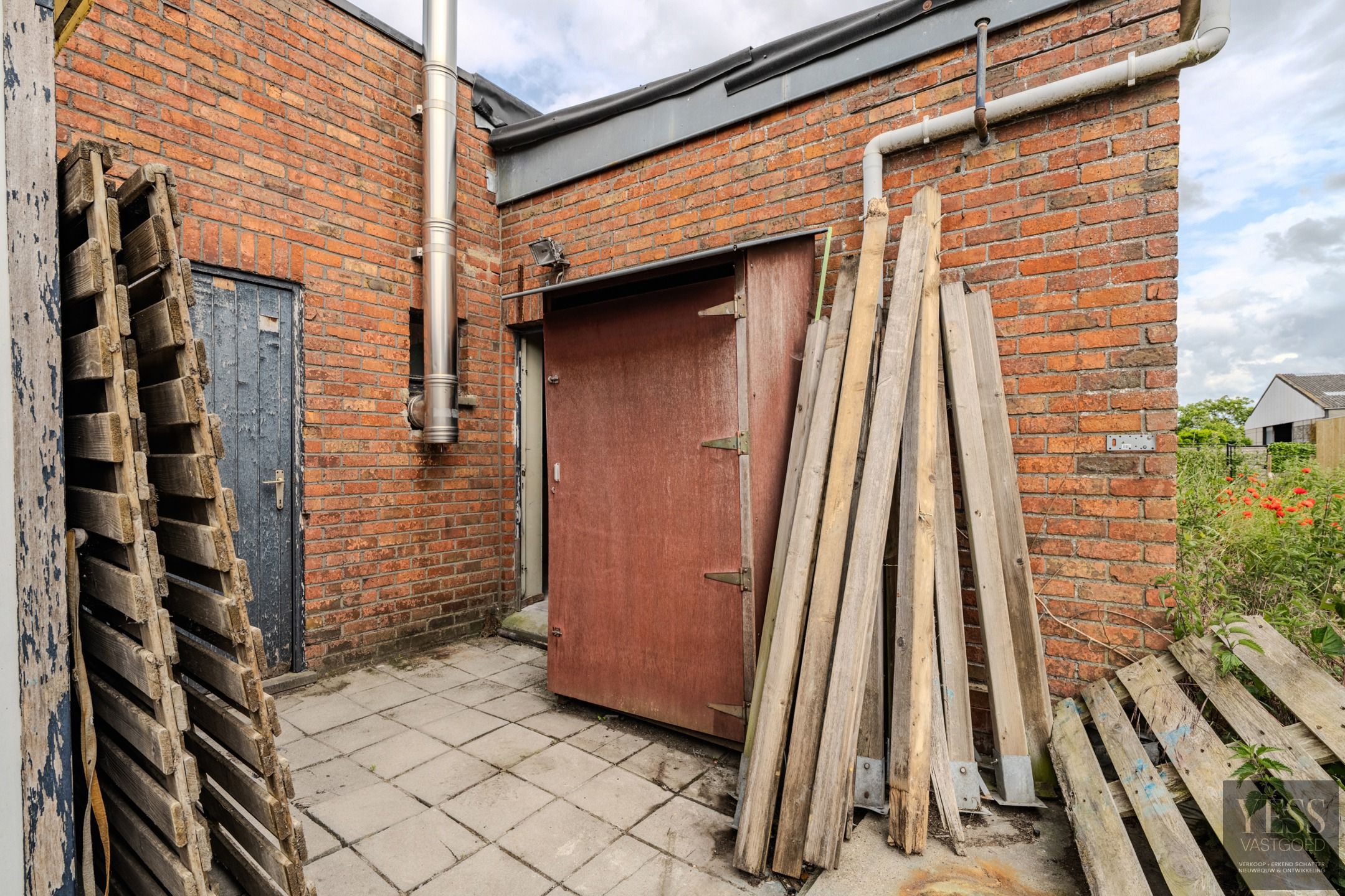 Atelier/magazijn 475m2 met winkelruimte, bureau te Oudenburg foto 13