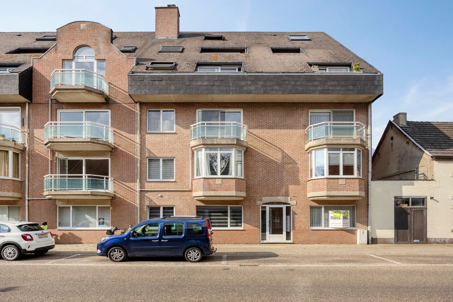 RUIM EN LICHT APPARTEMENT MET 3 SLPKS, TERRASSEN EN GARAGE IN HET HARTJE VAN LUMMEN! foto 24