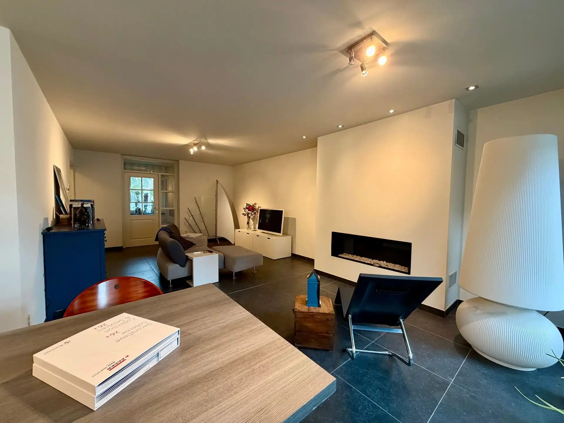 Ruim wonen op een toplocatie in Lanklaar met alle comfort, 2 terrassen en garagebox inbegrepen. foto 4