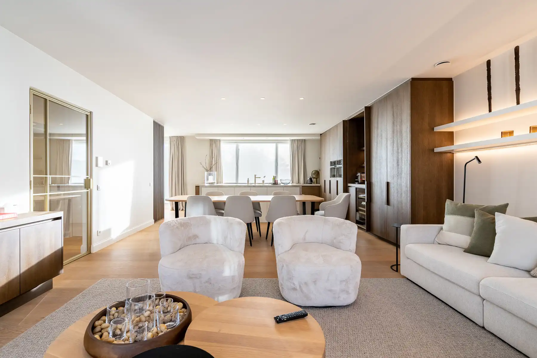 Centrale nieuwbouwwoning met lift en privéparking foto 6