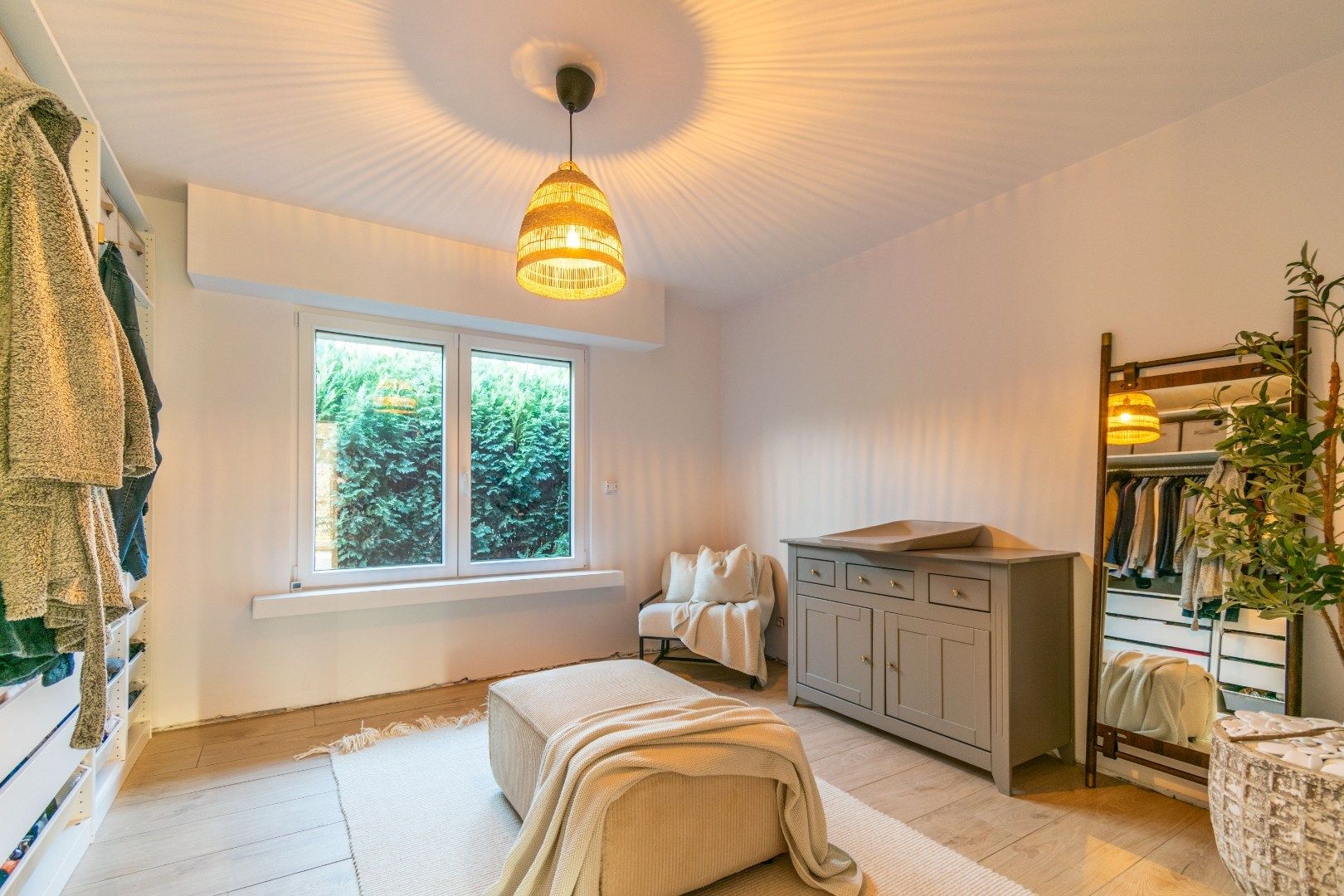 Een ingrijpend vernieuwbouwde, energiezuinige (label B) villa foto 11