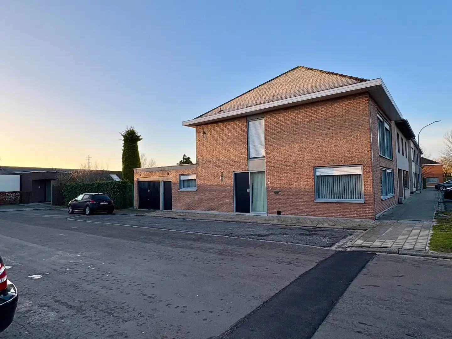 Grote hoekwoning te koop in de Bosmolens te Izegem met 3 slaapkamers, ruime tuin en een zolder met veel mogelijkheden. foto 22