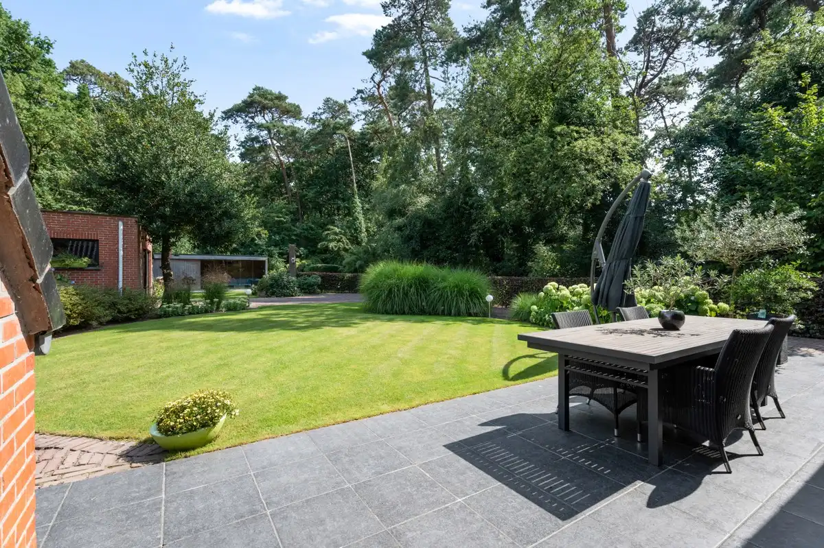 Ruime gezinswoning op 1135 m² met mogelijkheid tot 5 slaapkamers vlakbij het centrum van Zoersel. foto 19