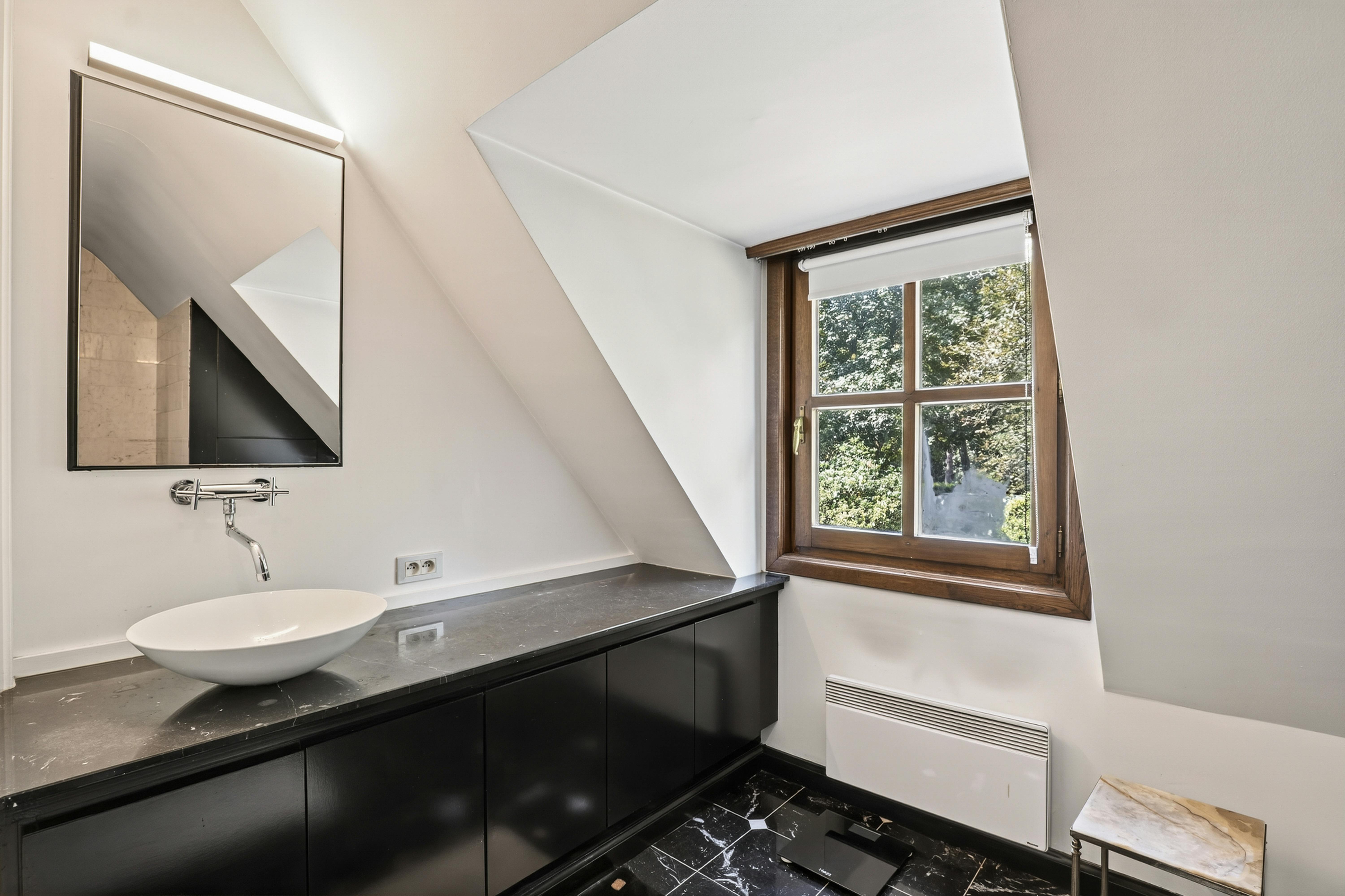 Karaktervolle villa met bijgebouw te koop in Schilde foto 21