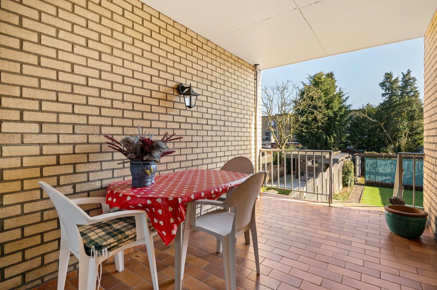 Unieke bel-etage verdeeld in 2 wooneenheden te koop in Hoevenen! foto 8