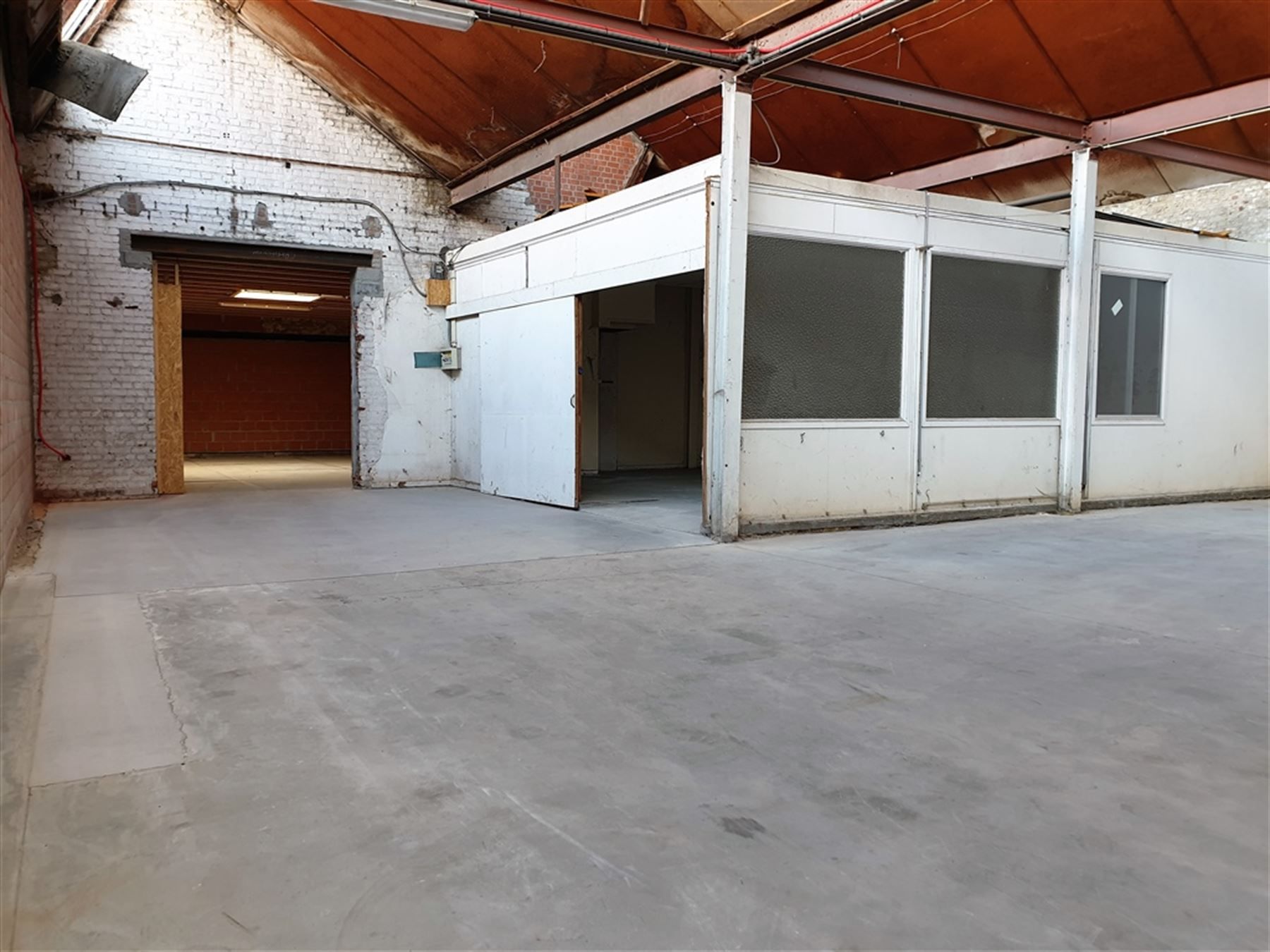 Werkplaats van 320 m² + buitenruimte foto 3