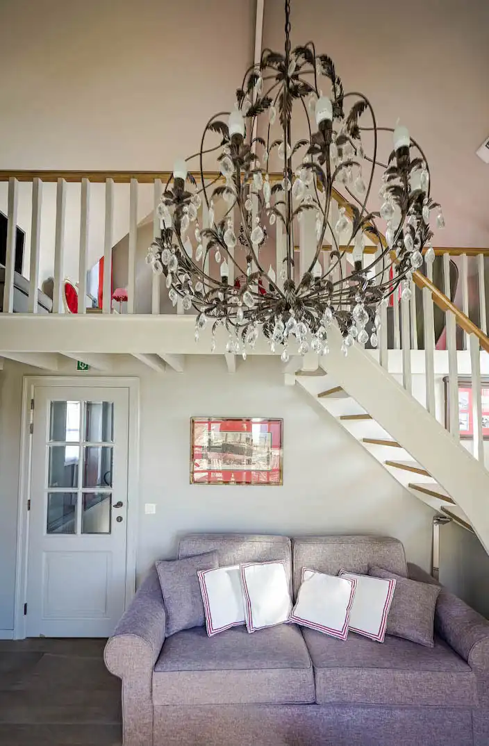 Idyllisch gelegen landgoed, voormalige hoeve, met karakterwoning, vakantieverblijf/boutique B & B met 6 vergunde kamers, parking en weide op circa 1 ha foto 18