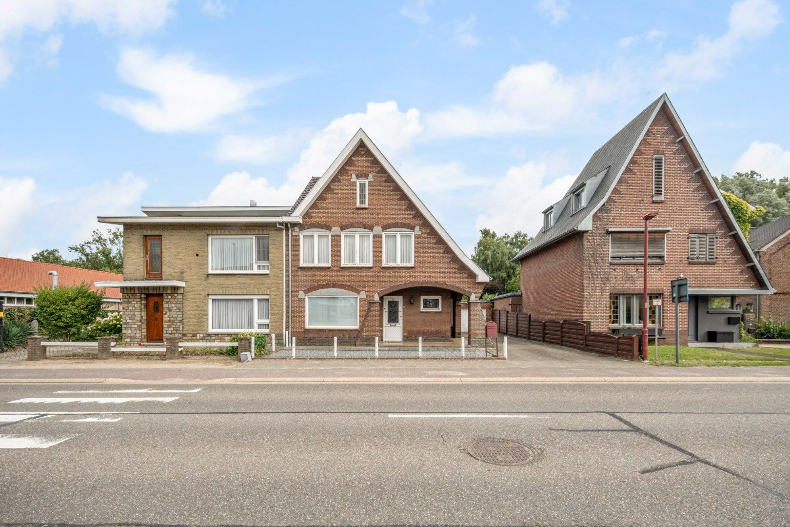 Halfvrijstaande gezinswoning op een ruim perceel van 13a80ca op wandelafstand van het centrum van Opoeteren! foto 3