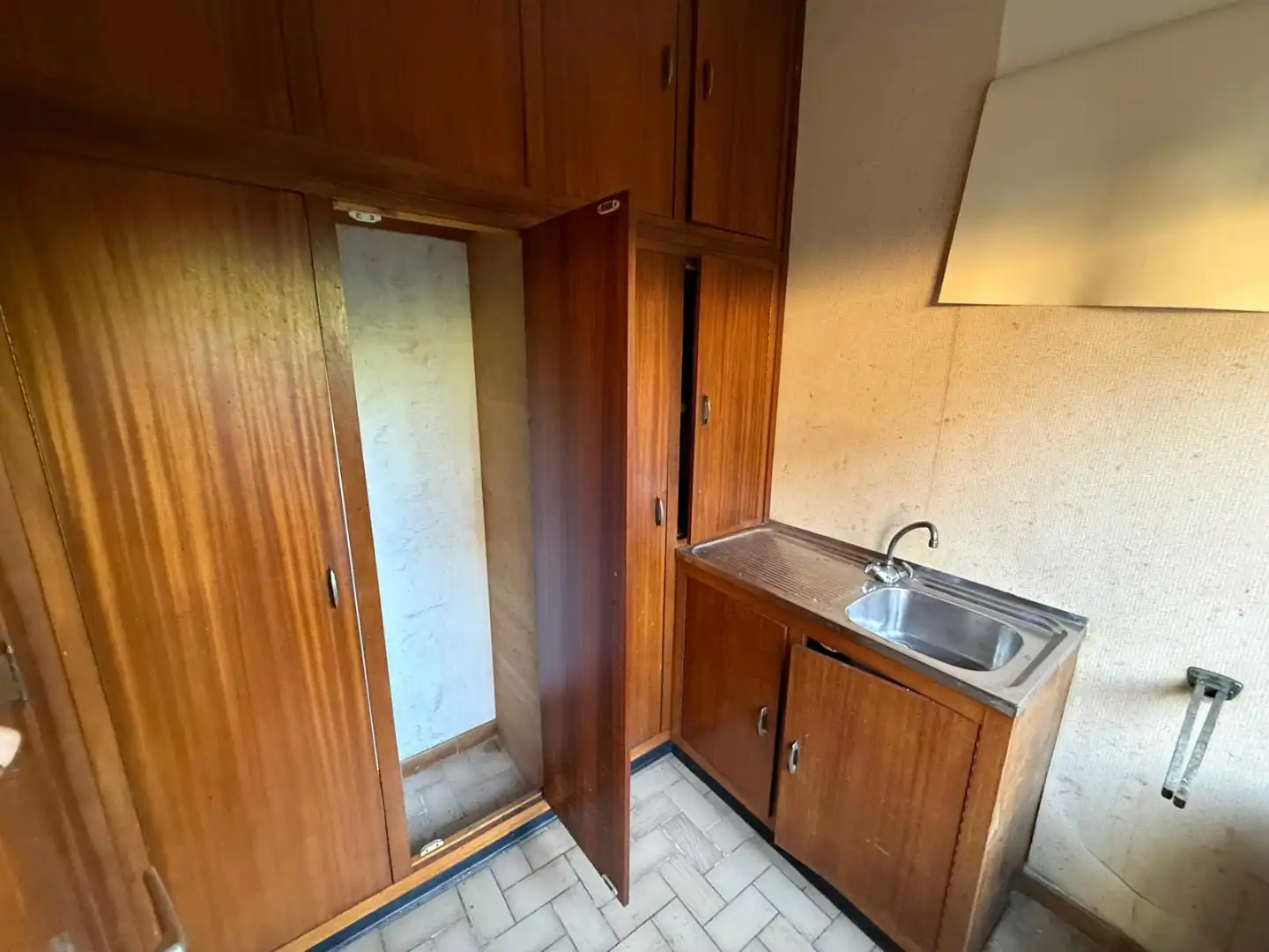 Eengezinswoning met 3 slaapkamers, garage, terras en ruime tuin foto 6