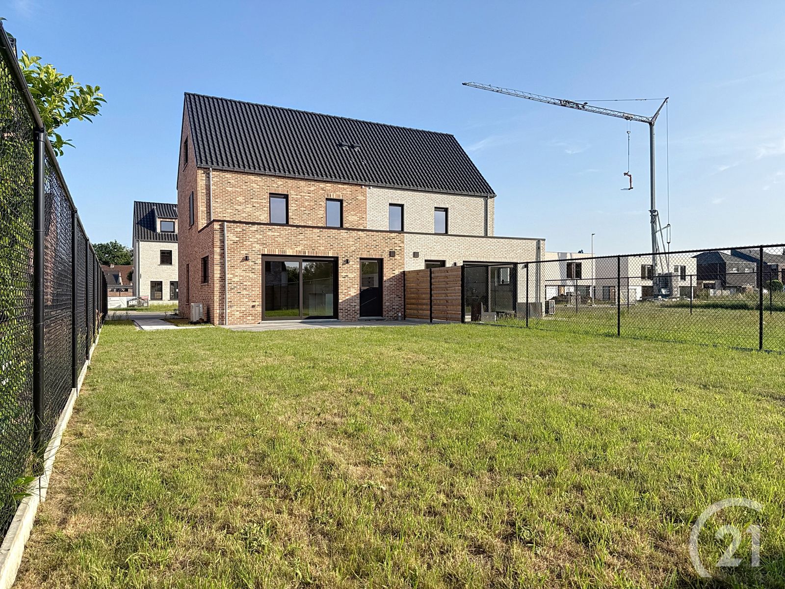 Nieuwbouwwoning te huur in een doodlopende straat !!! foto 17
