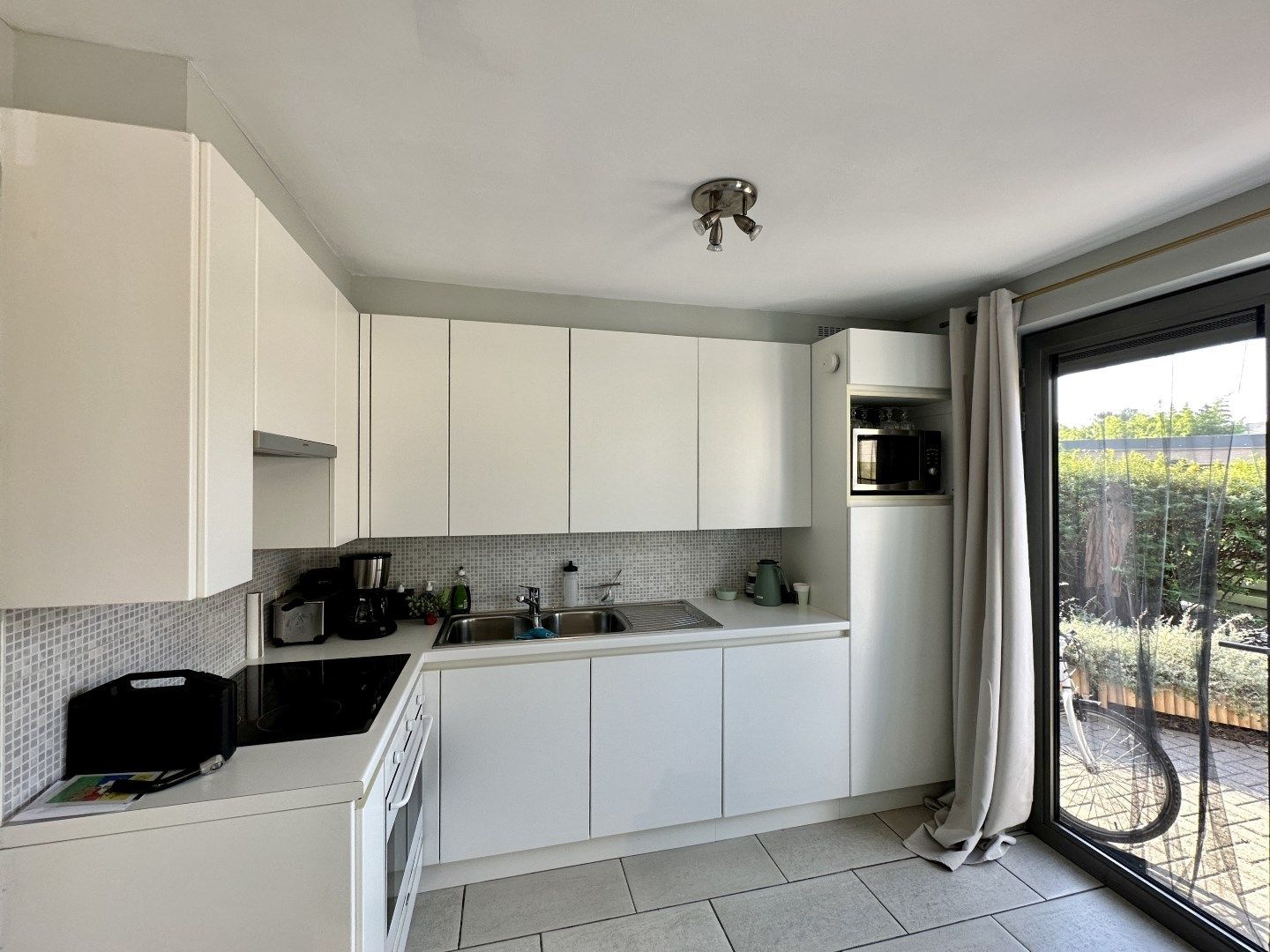 Gelijkvloers appartement met terras en tuintje (87 m²), 2 slpk, Torhout. foto 3