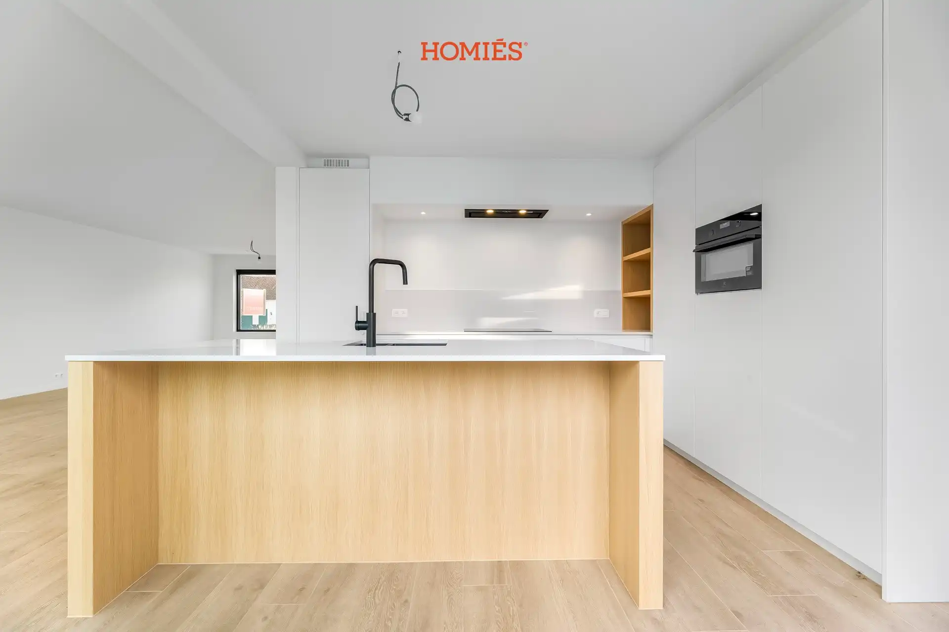 Volledig gerenoveerde woning met 4 slaapkamers foto 5