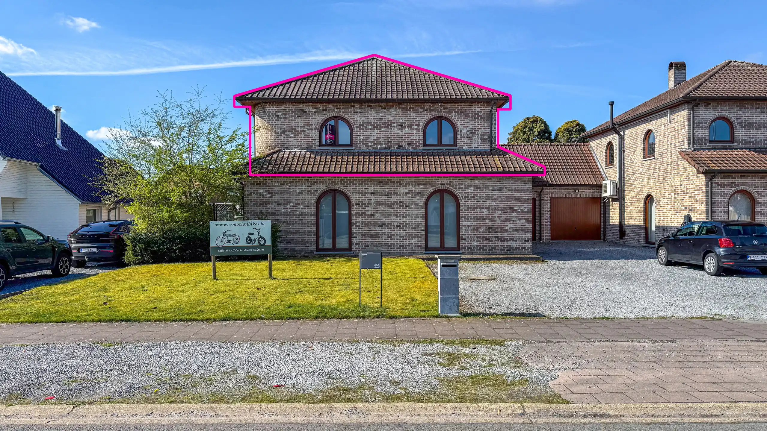 Charmant appartement met aparte ingang + terras te Houthalen foto {{pictureIndex}}