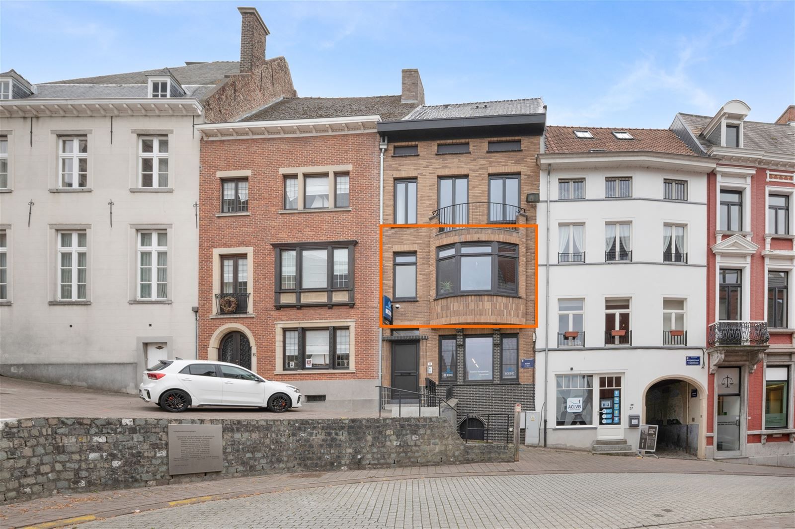 Volledig gerenoveerd appartement in hartje Geraardsbergen! foto 4