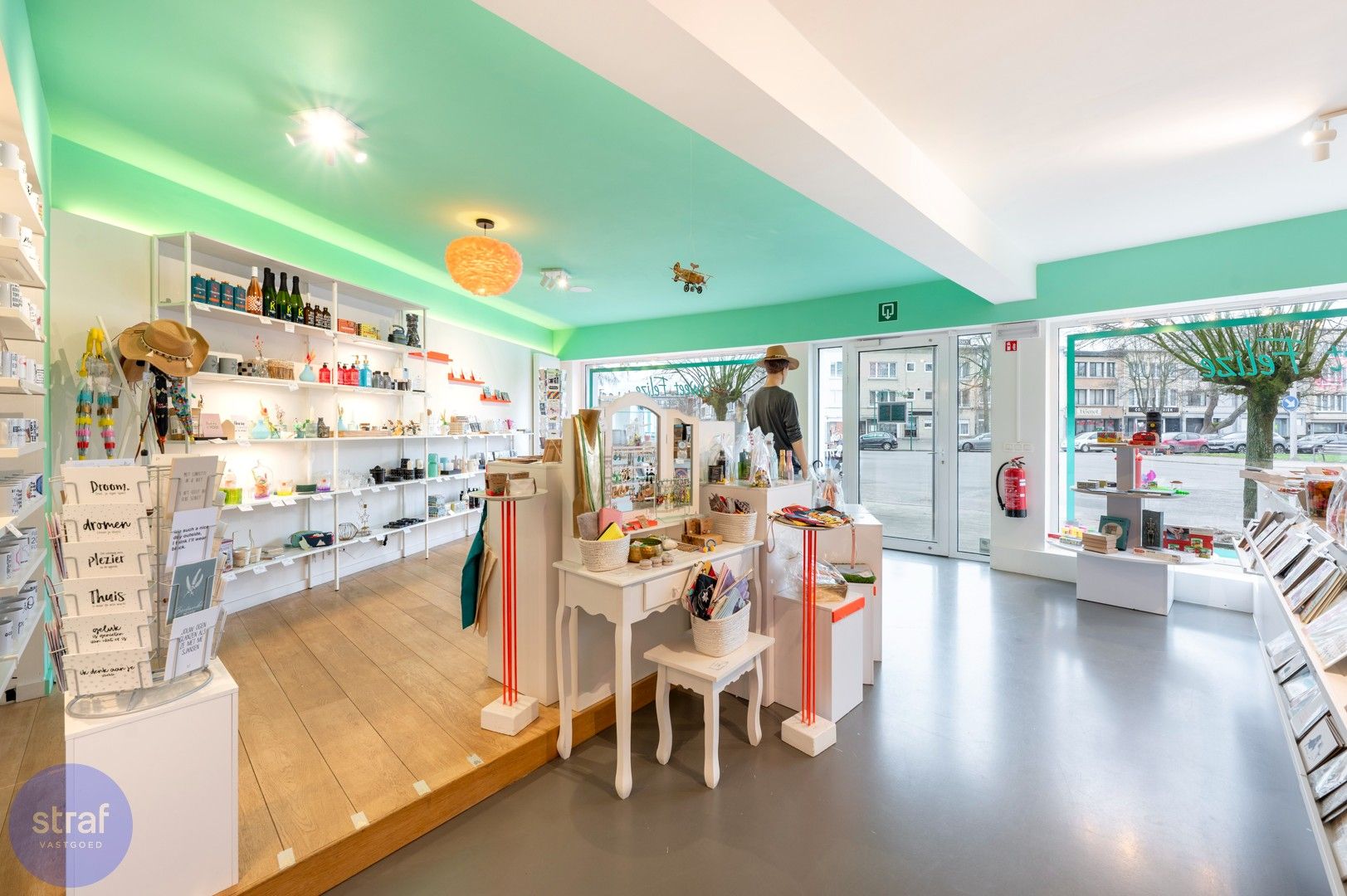 Handelspand te koop op Linkeroever foto {{pictureIndex}}