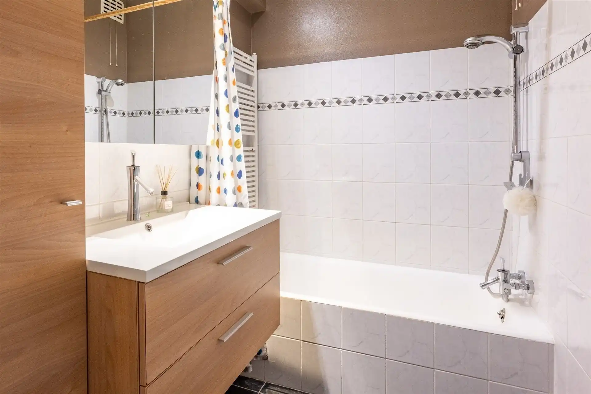 Verzorgd gelijkvloers studioappartement met slaaphoek.  foto 7