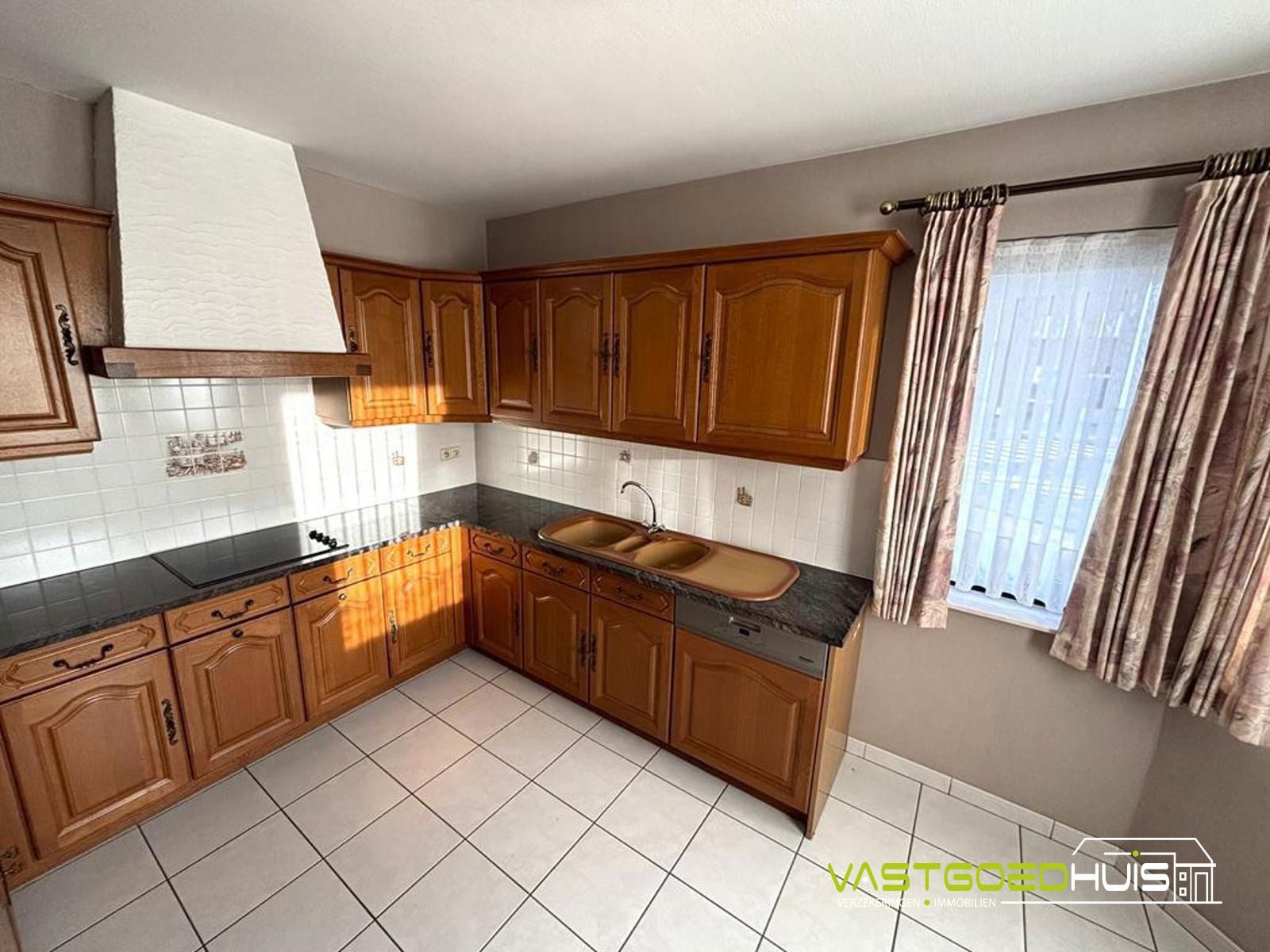 Instapklare halfopen bebouwing met 4 slaapkamers!  foto 4