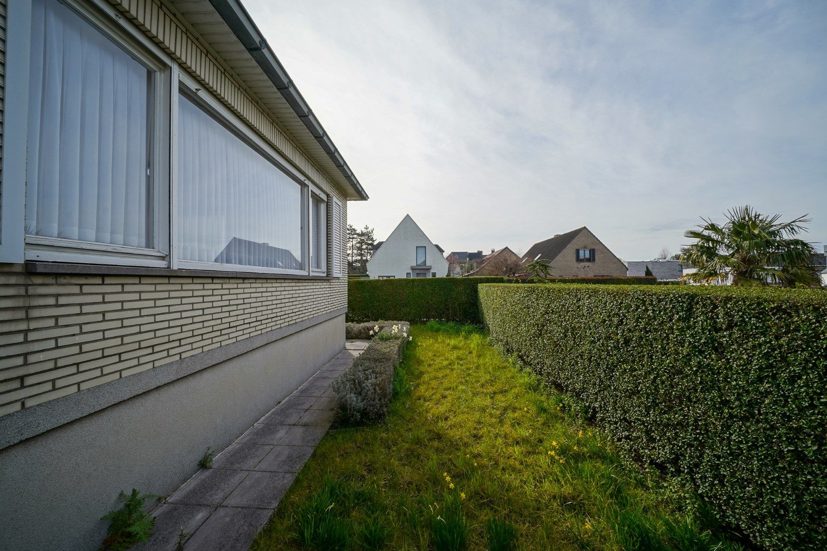 Te moderniseren woning met tuin en grote garage in Stene (Oostende) foto 19