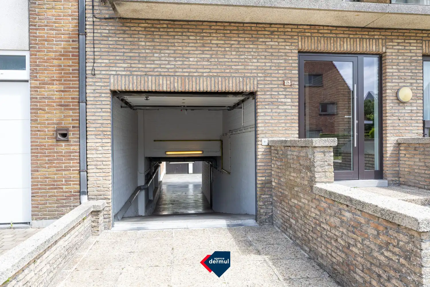 RUIM APPARTEMENT MET GARAGE foto 28