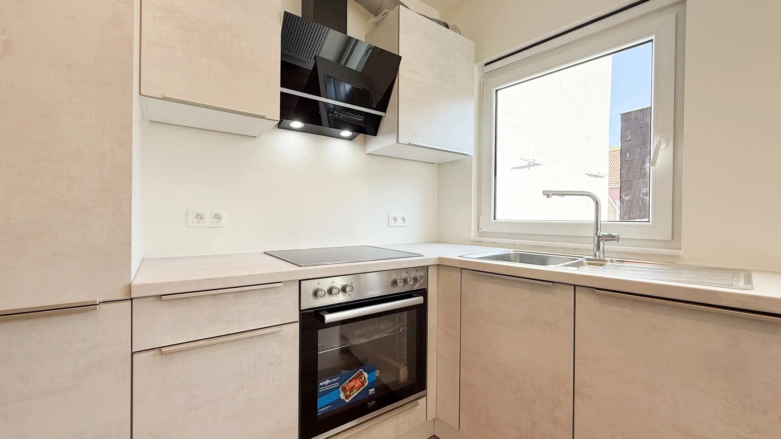 Unieke investeringspand, volledig vernieuwd, handel+ 2app! foto 30