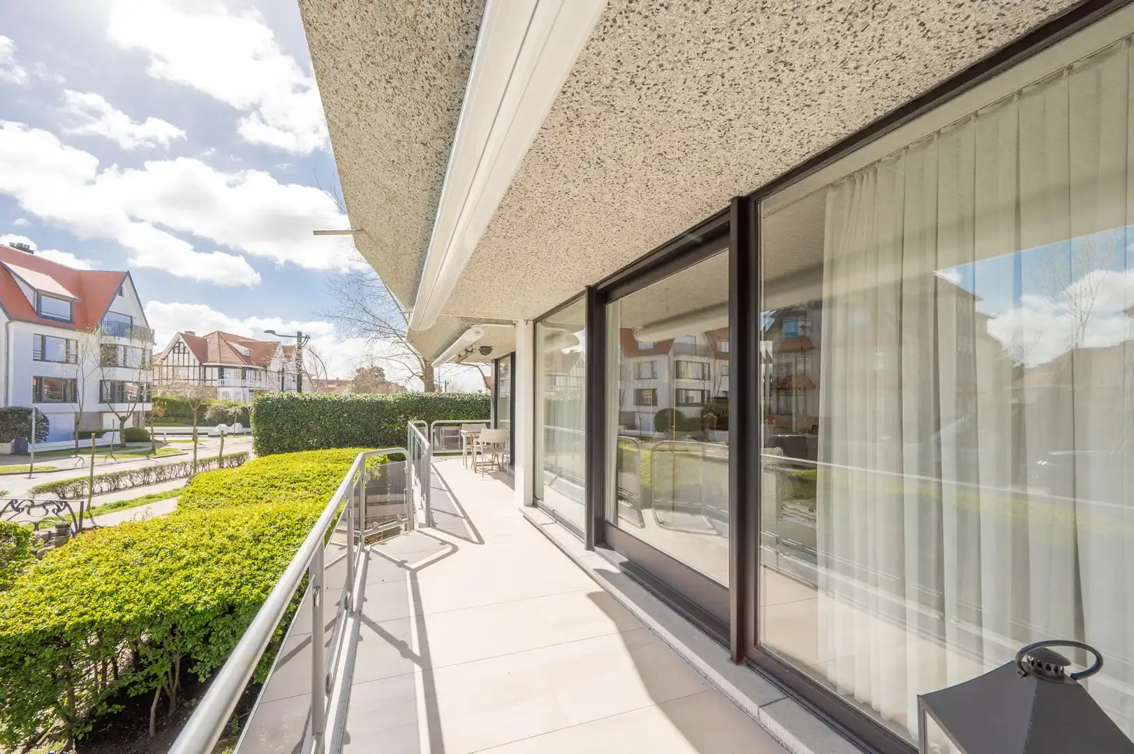 Uniek appartement van ongeveer 300 m2 met een prachtige privatieve tuin. foto 10