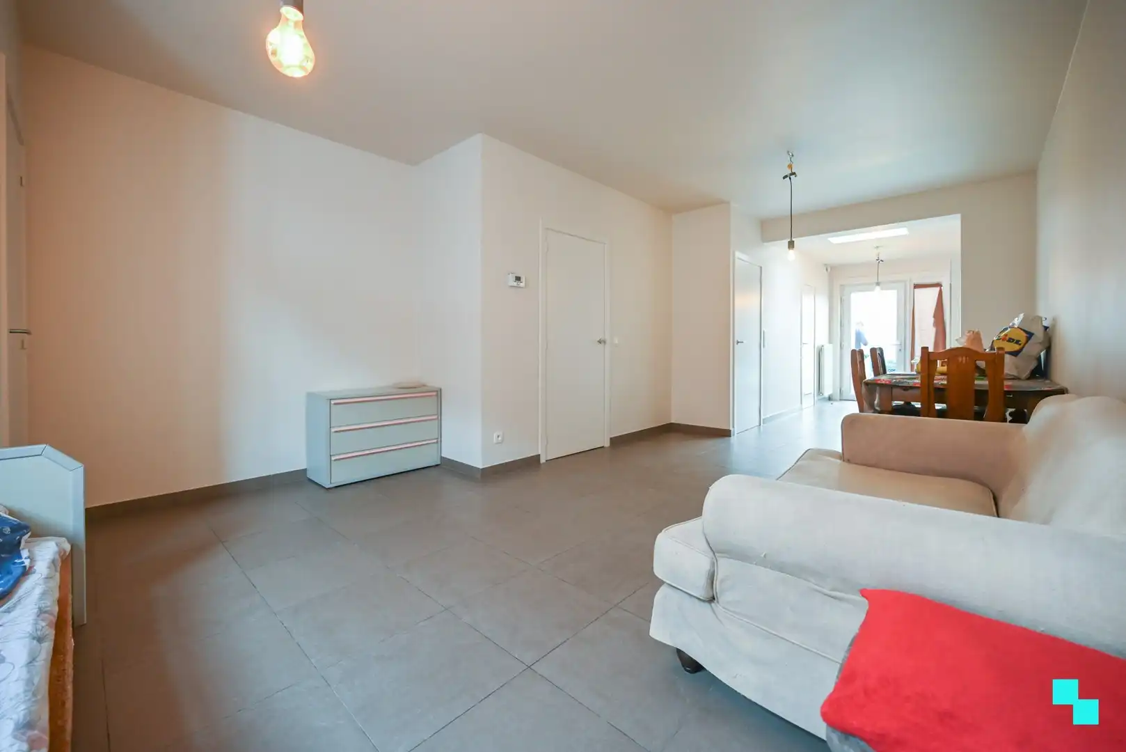 Instapklare woning met twee slaapkamers nabij centrum Izegem foto 5