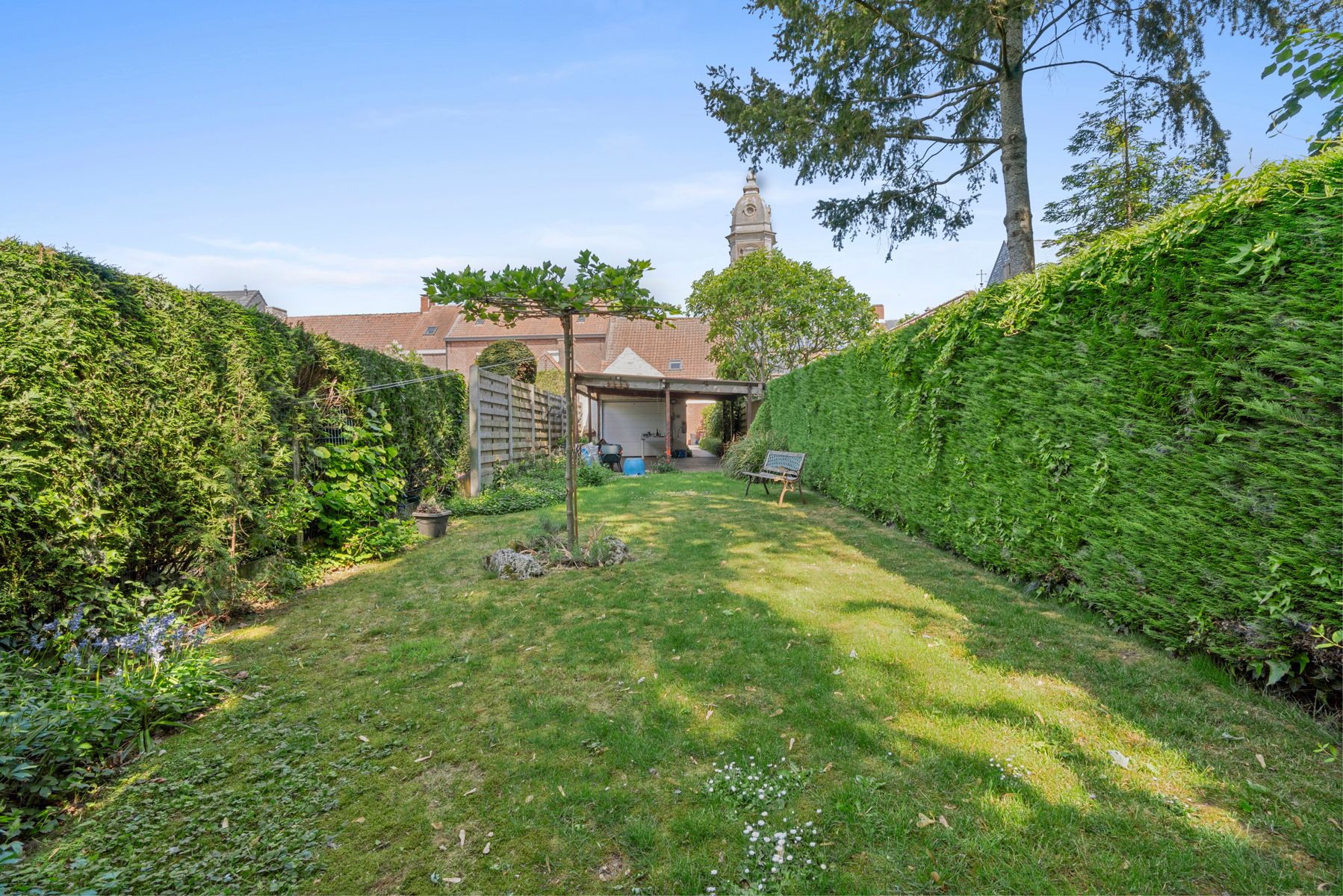 Gezellige, instapklare woning met garage en tuin foto 3