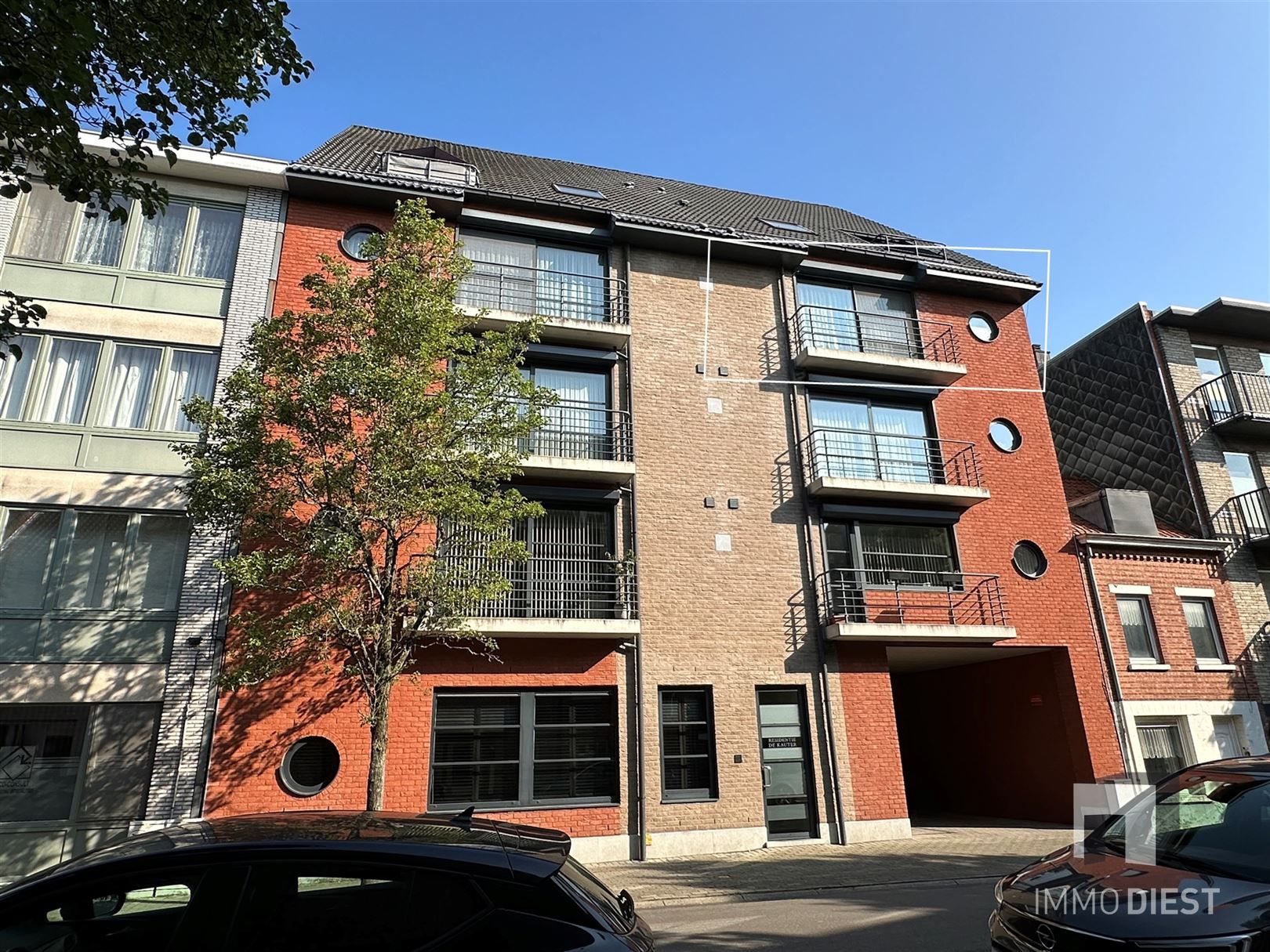 Gezellig appartement met 2 slpks, 2 terrassen en carport foto 1