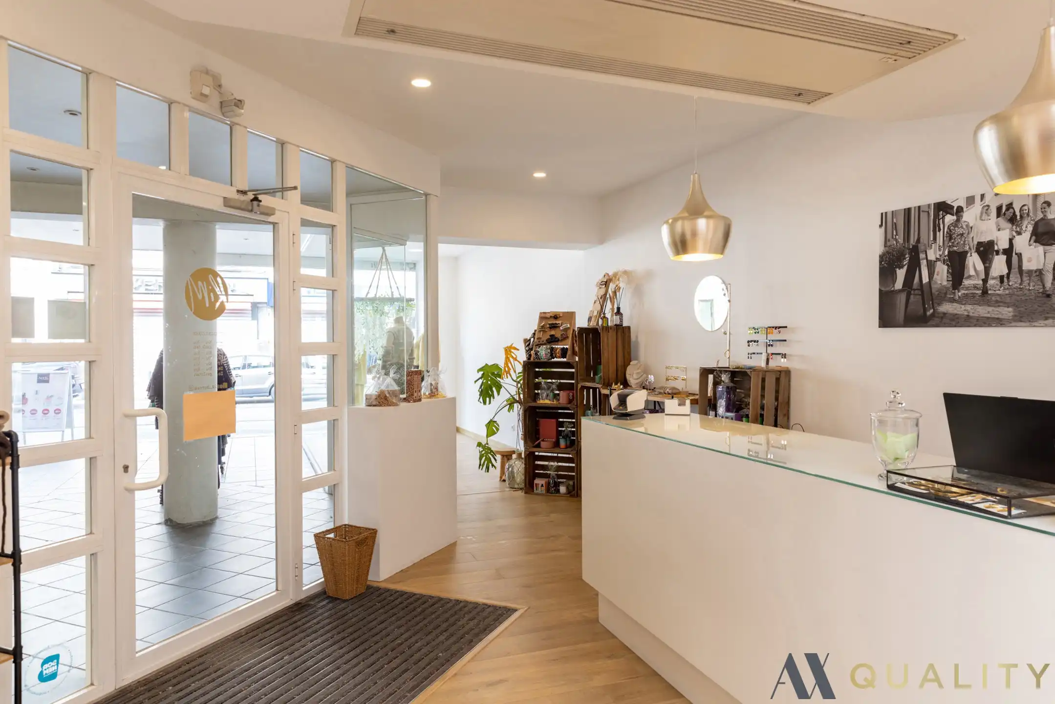 Handelspand met stockageruimte gelegen in het centrum van Bornem foto 4