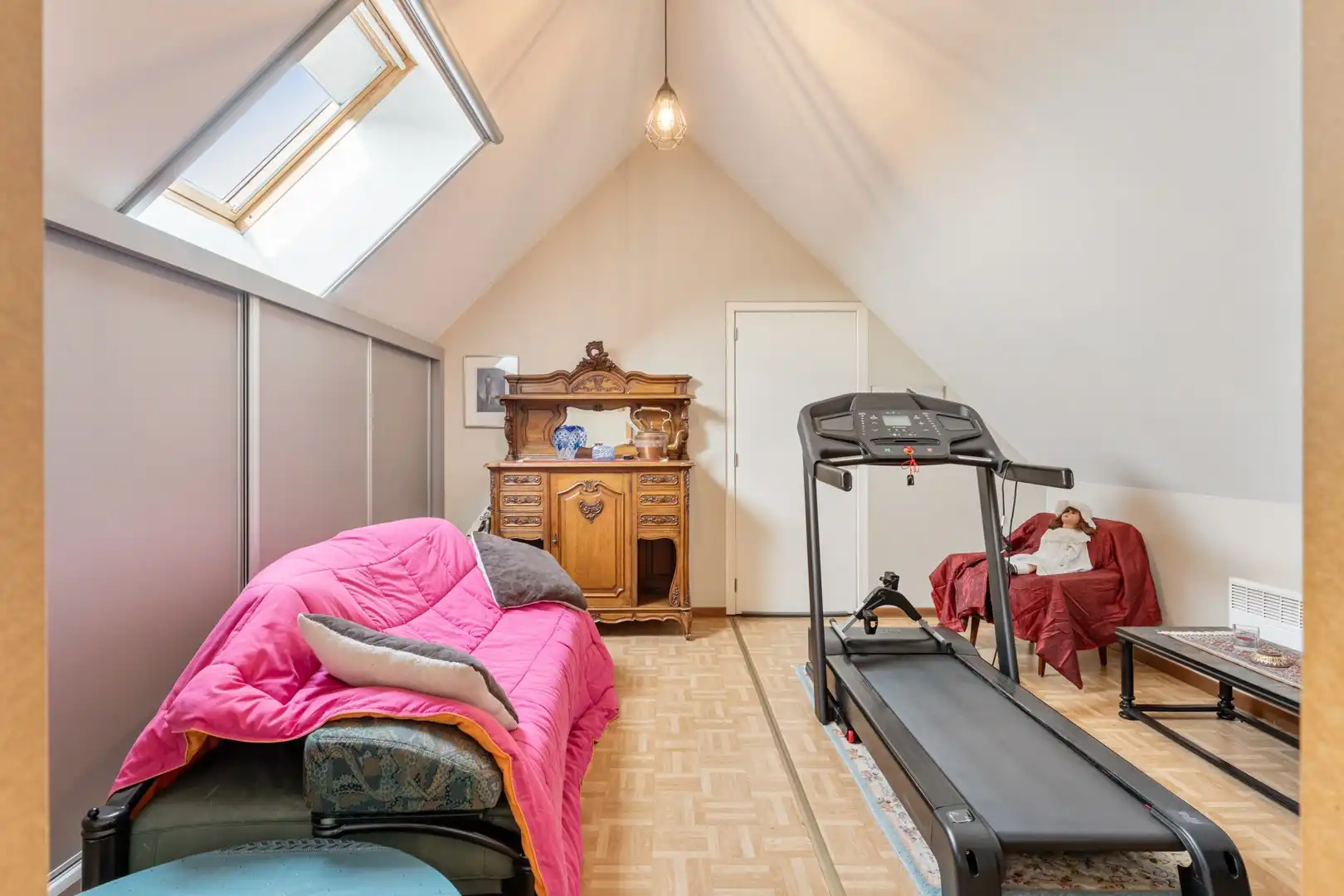 Appartement met 3 of 4 slaapkamers nabij het centrum. foto 23