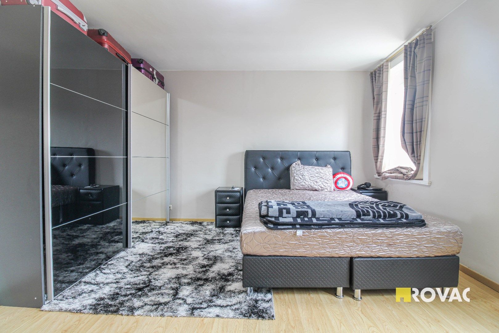 Ruime rijwoning met tuin! foto 11