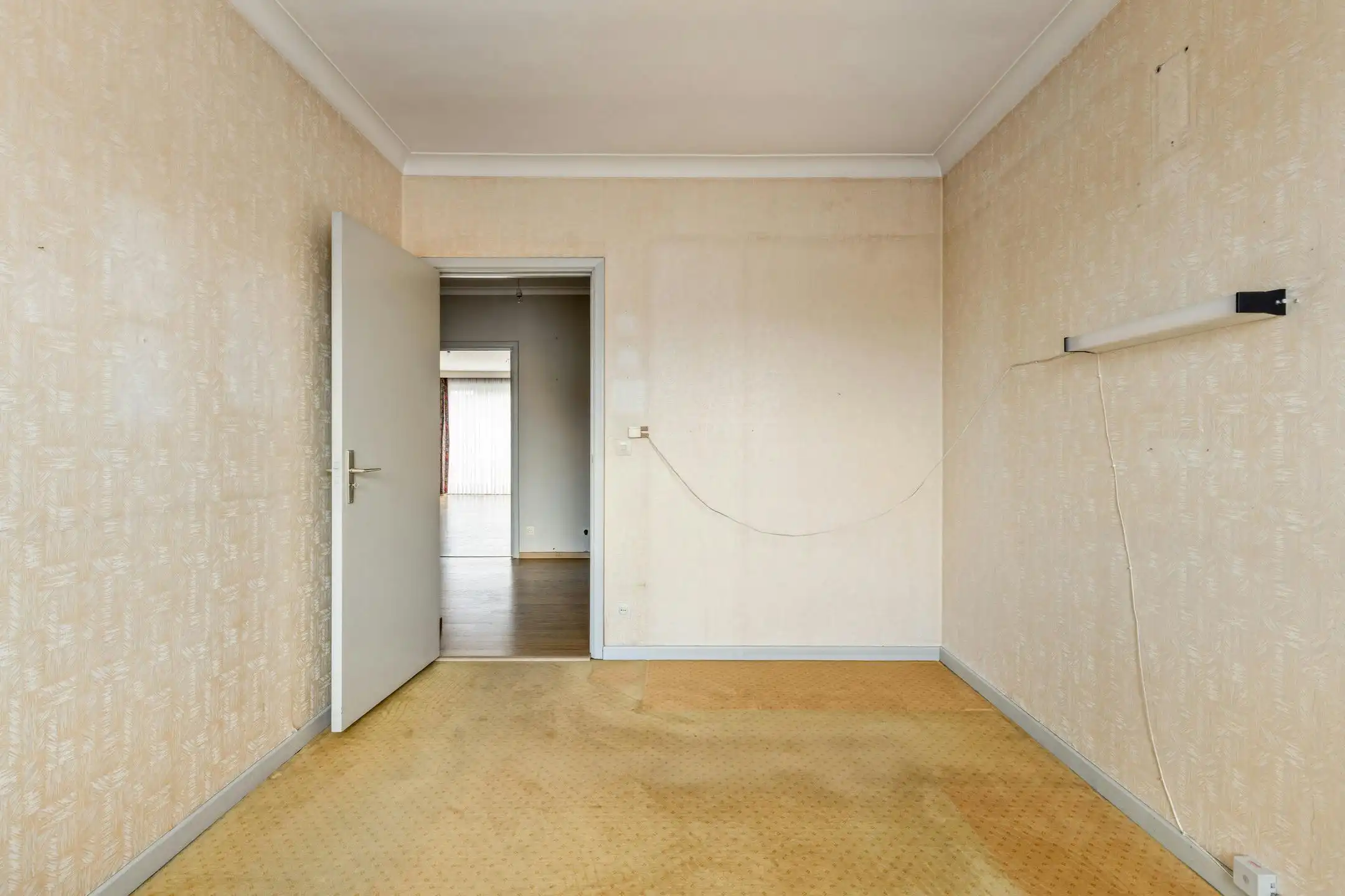 Twee slaapkamer appartement te koop in Kortrijk! foto 11