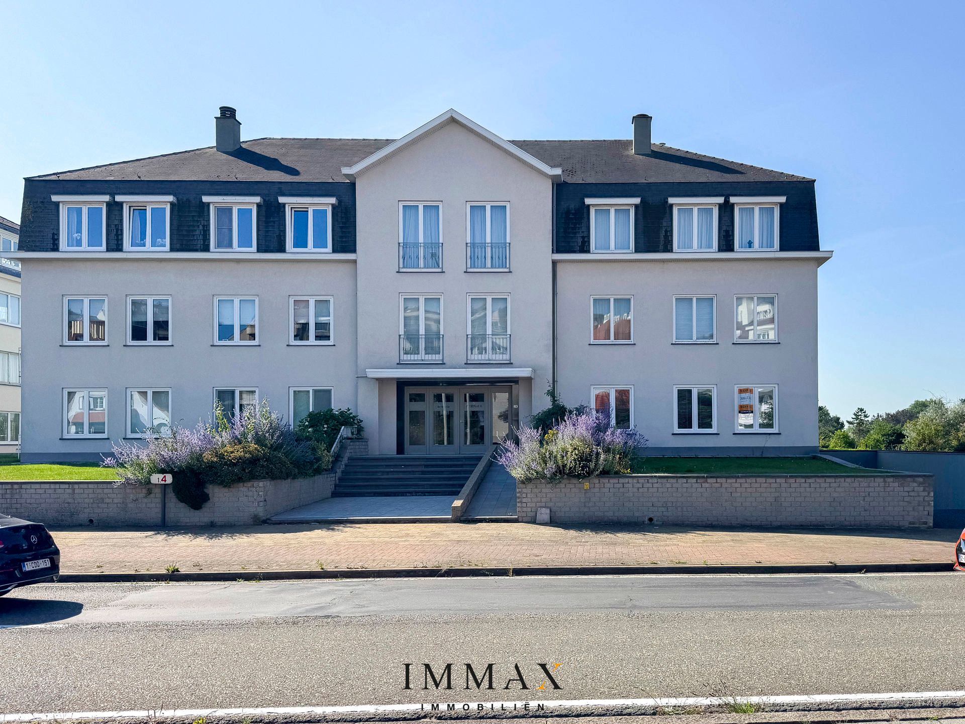 Gerenoveerd hoekappartement met autostpl nabij het strand foto 7