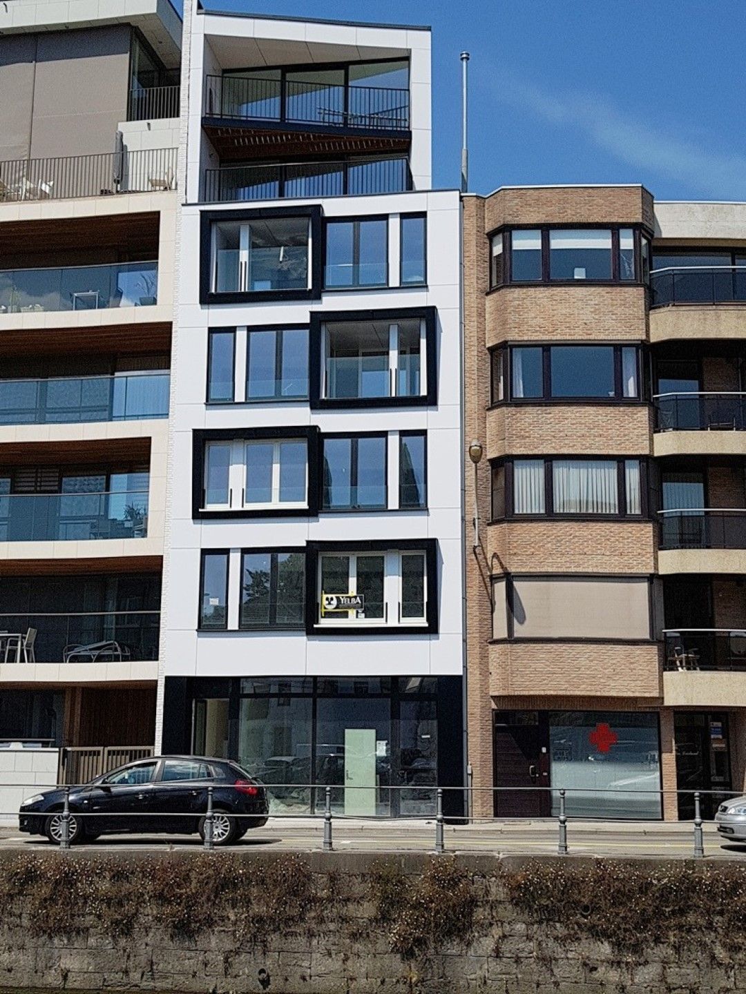 Vernieuwd kantoor/praktijkruimte 115 m² foto {{pictureIndex}}