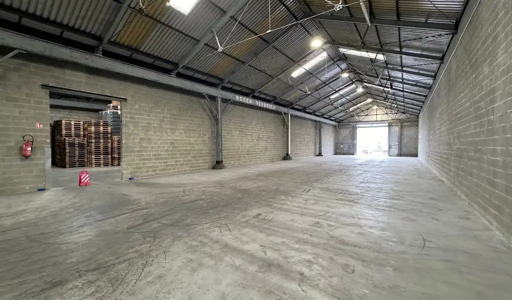 Magazijn te huur aan Houtdok in haven Antwerpen foto 10