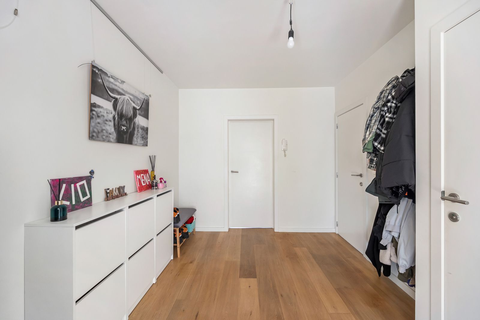 Trendy en ruim appartement met autostaanplaats en tuin in hartje Kapellen! foto 15