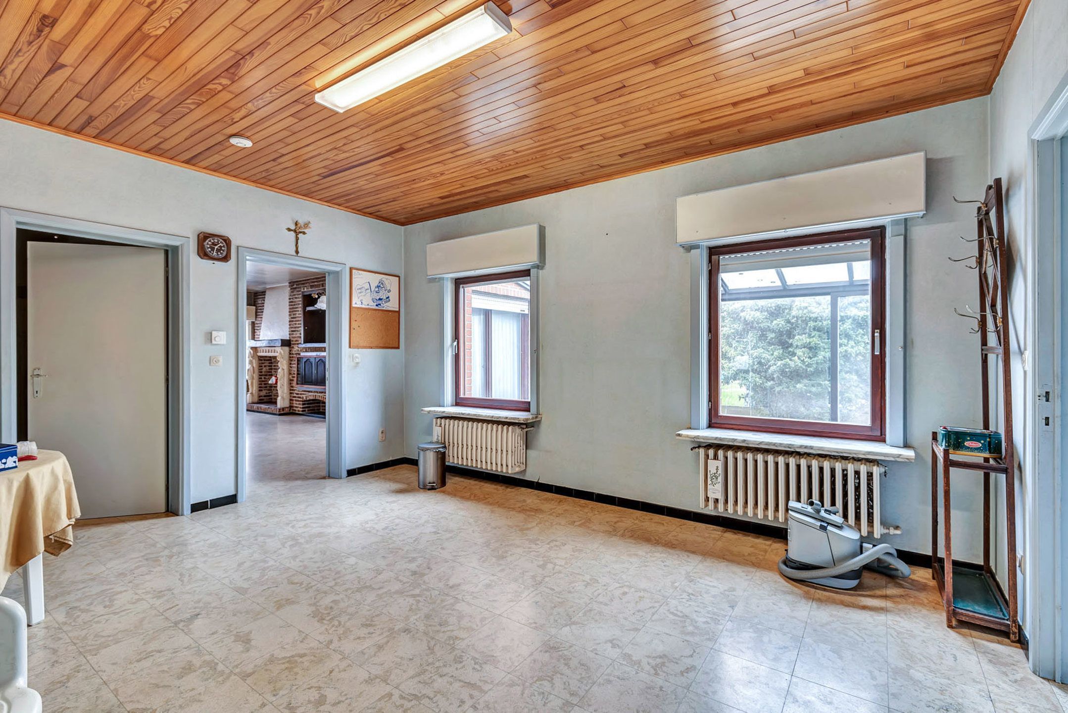 Halfopen woning met veel potentieel op ruim perceel foto 11
