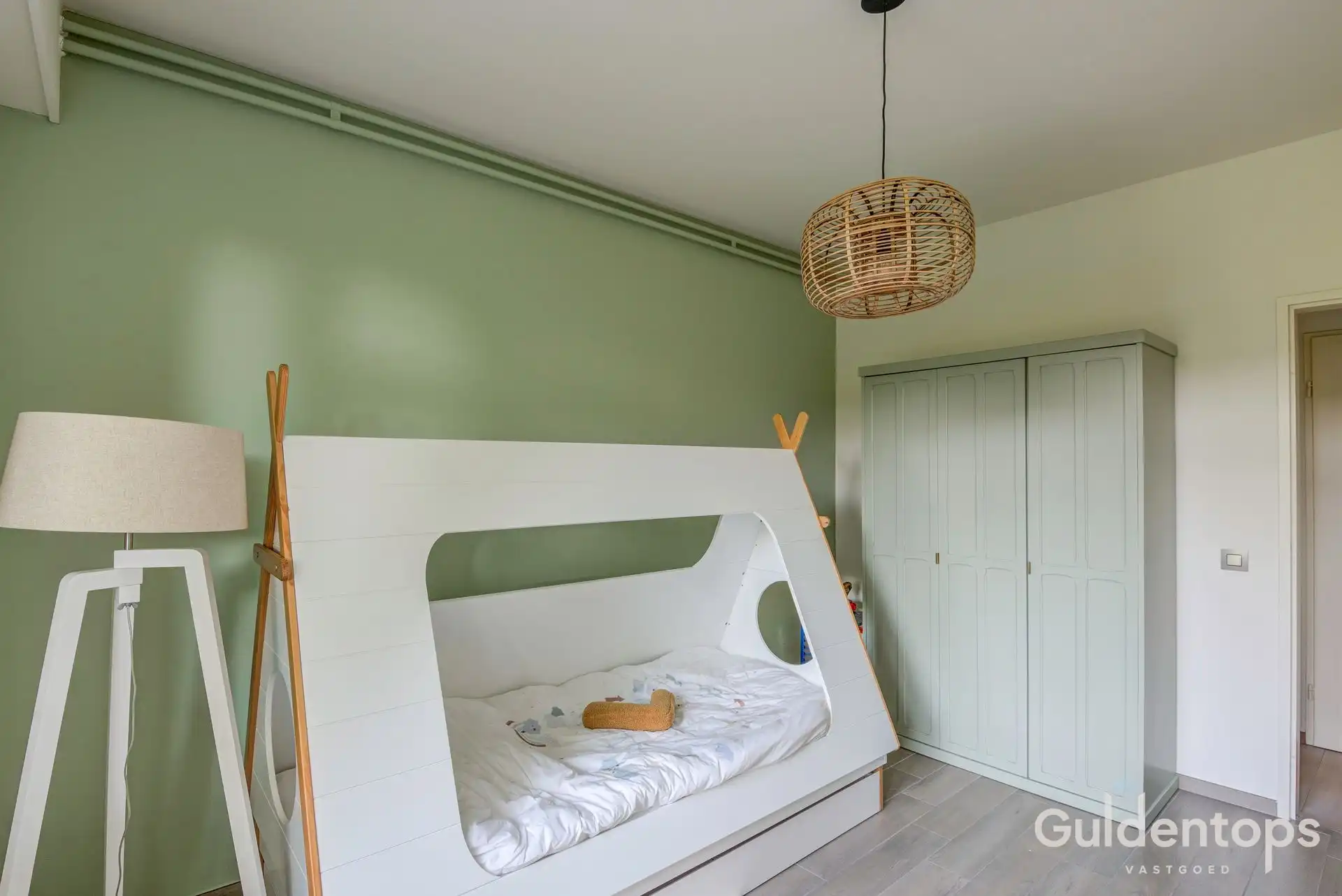 Modern ruim gelijkvloers (2 slk) appartement met ruime tuin foto 21