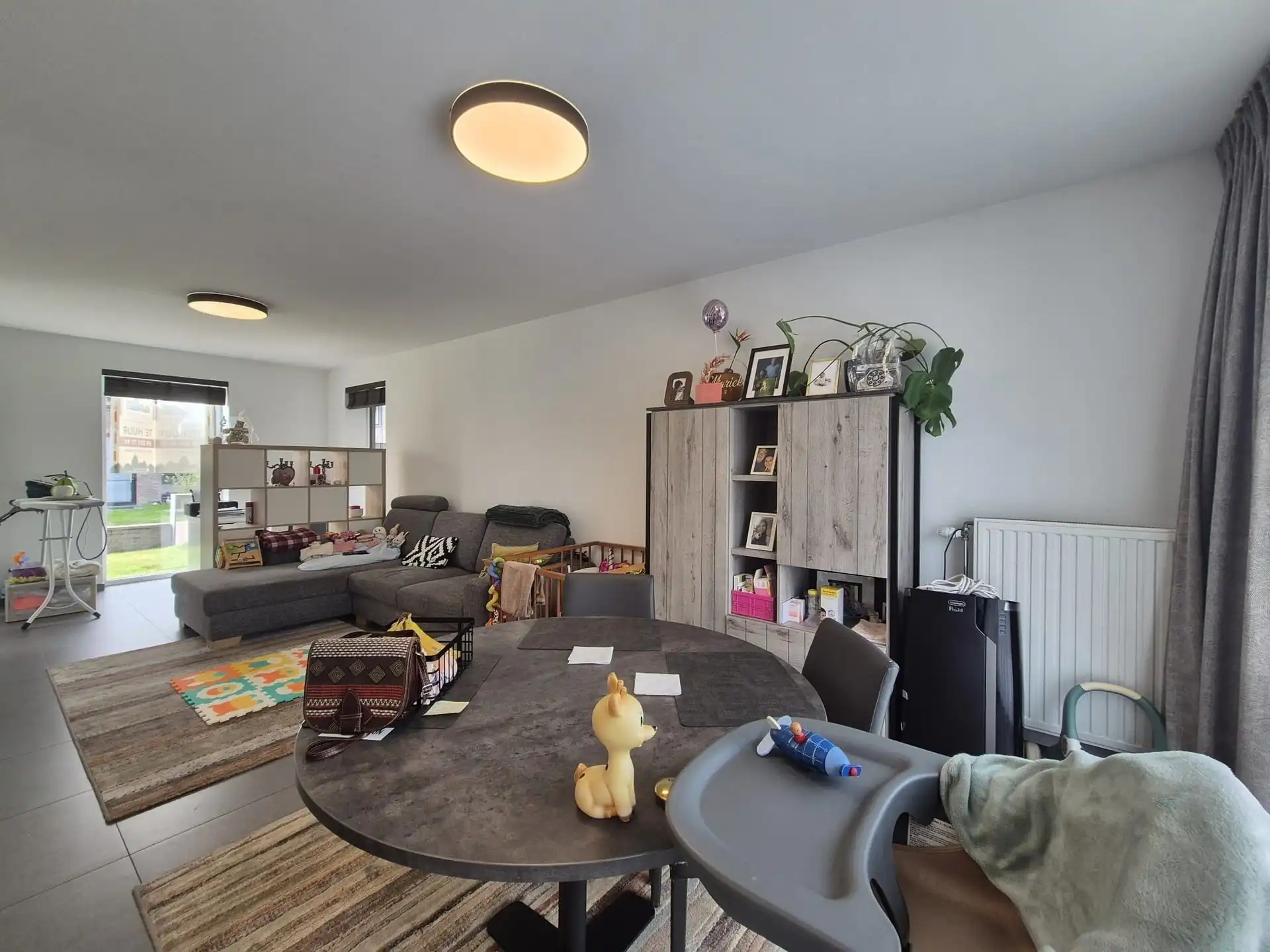 Rustig gelegen nieuwbouw woning met terras en tuin. foto 3