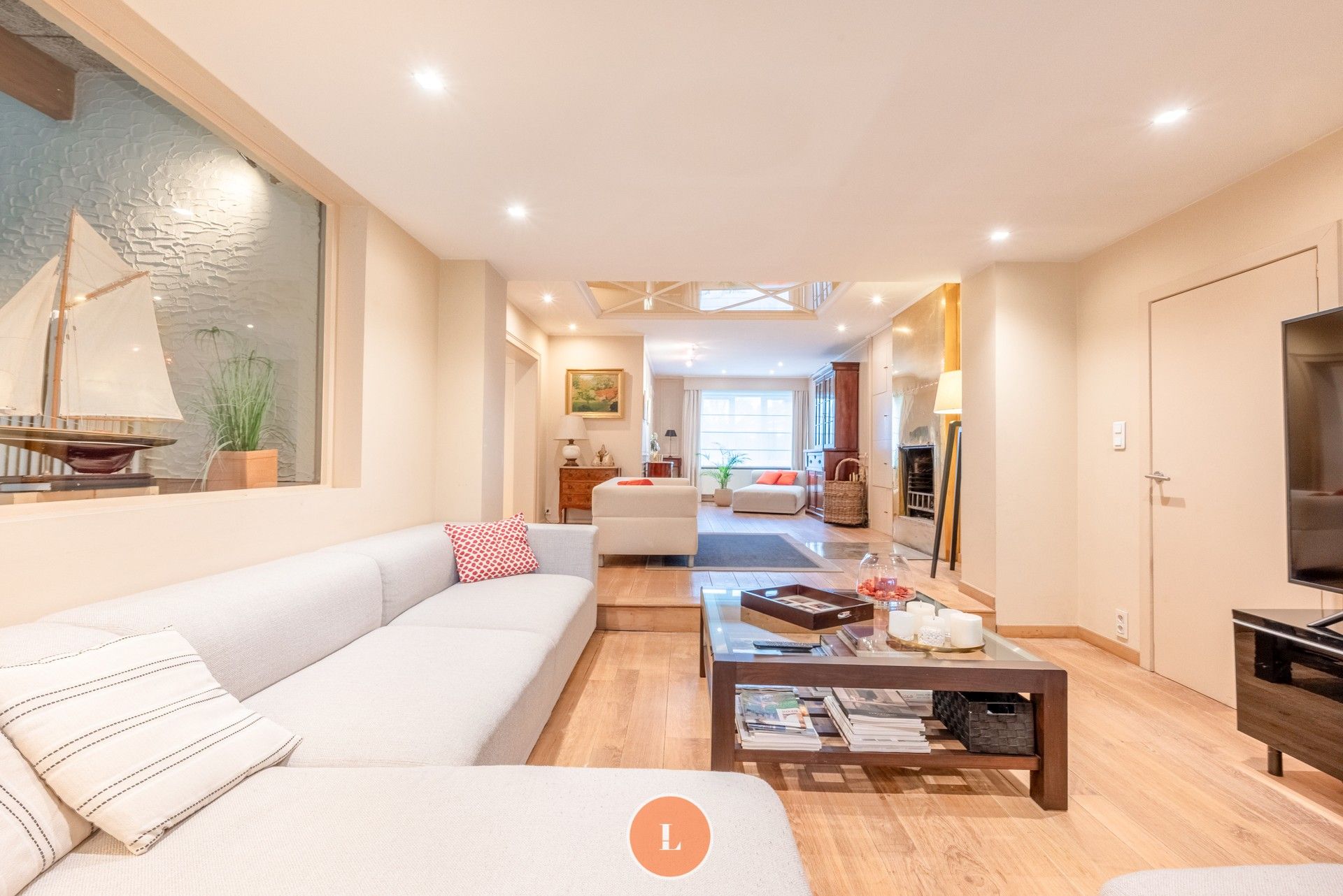 Statige villa met binnenzwembad, polyvalente ruimte en groene privacy foto 7