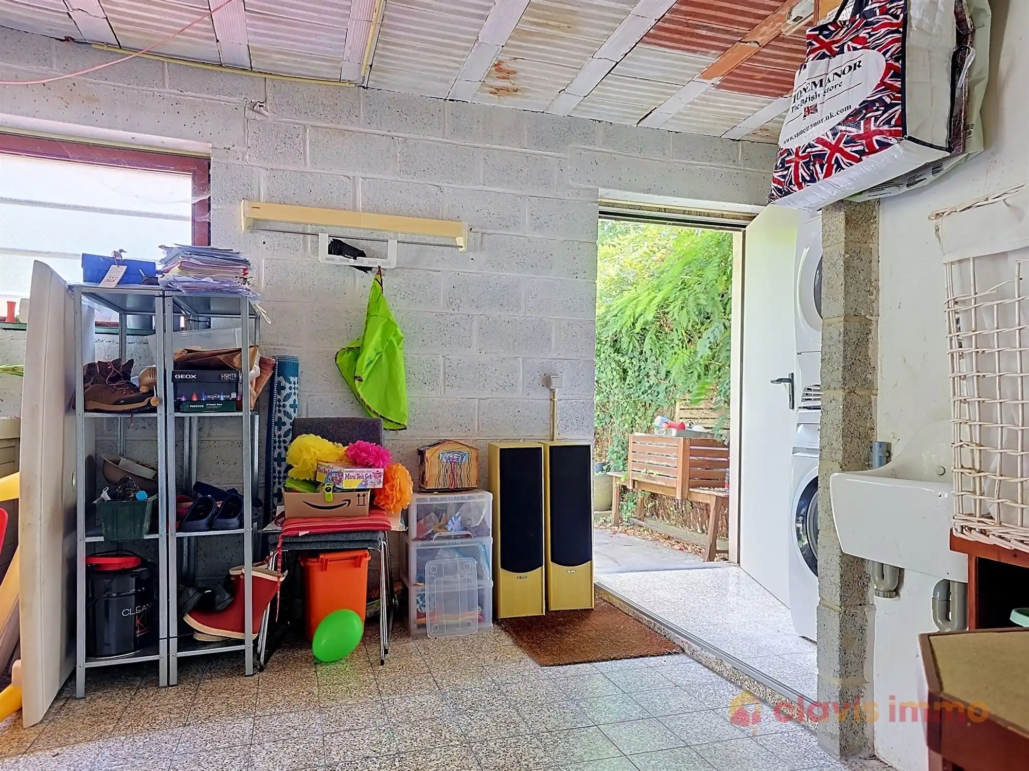 Aangename 3-gevel woning met tuin foto 9