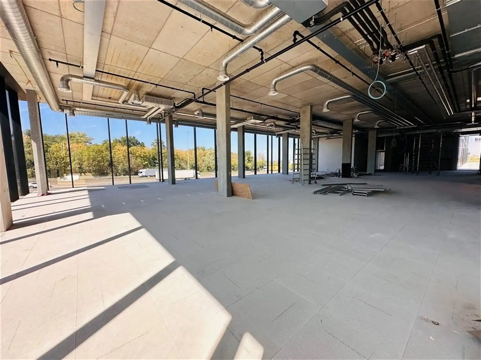 High-end nieuwbouwkantoor/showroom langsheen E17 foto 17
